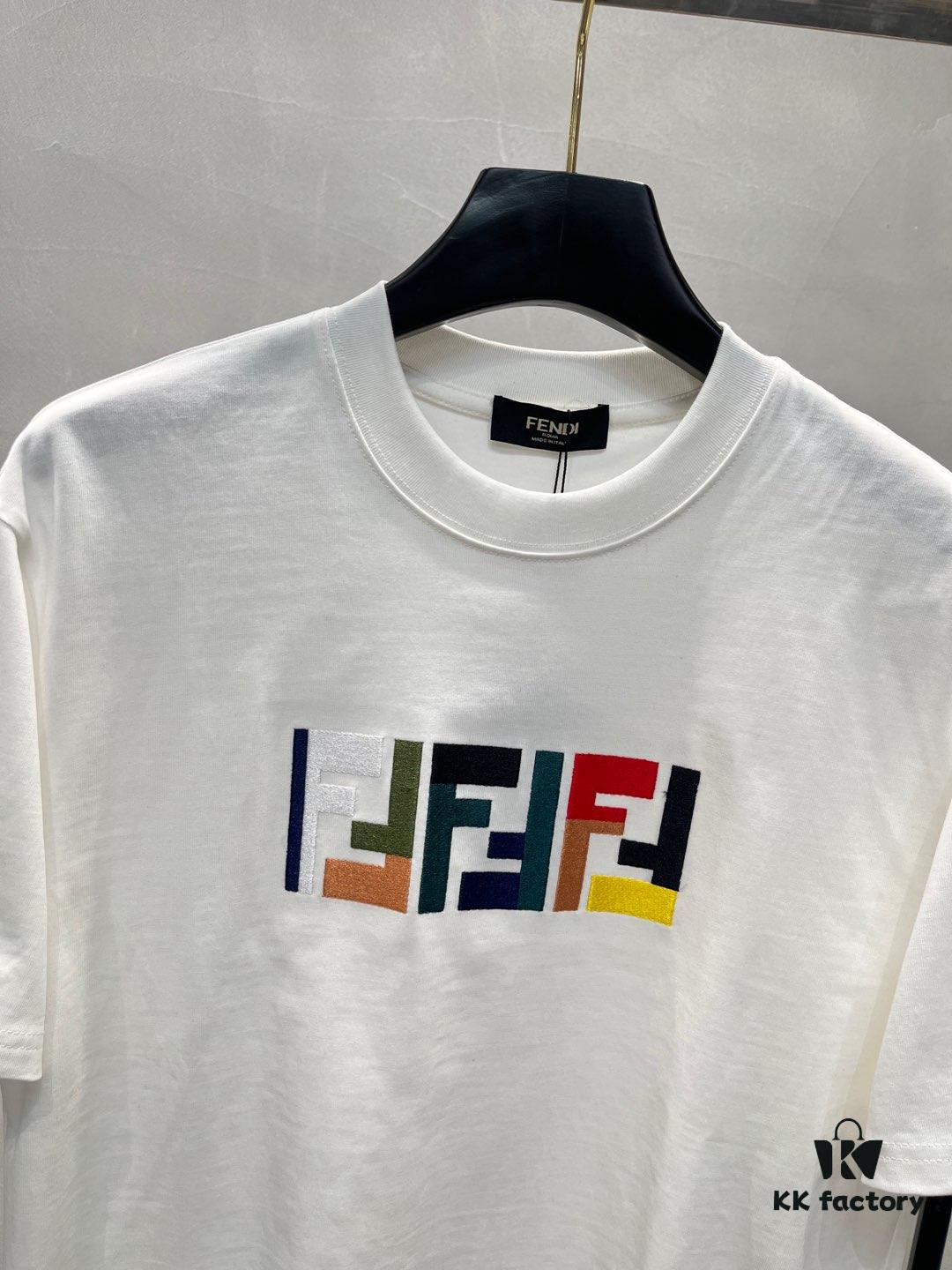 FENDI 25SS New Arrival Round Neck T-Shirt! Must-Have for Trendsetters! Custom Colorful Embroidered Logo on Chest. Classic Colors, Stylish and Fashionable. Youthful and Energetic Overall Look! Made from 280g High-Quality Cotton, Exceptionally Comfortable to Wear and Touch, with Delicate and Premium Texture.