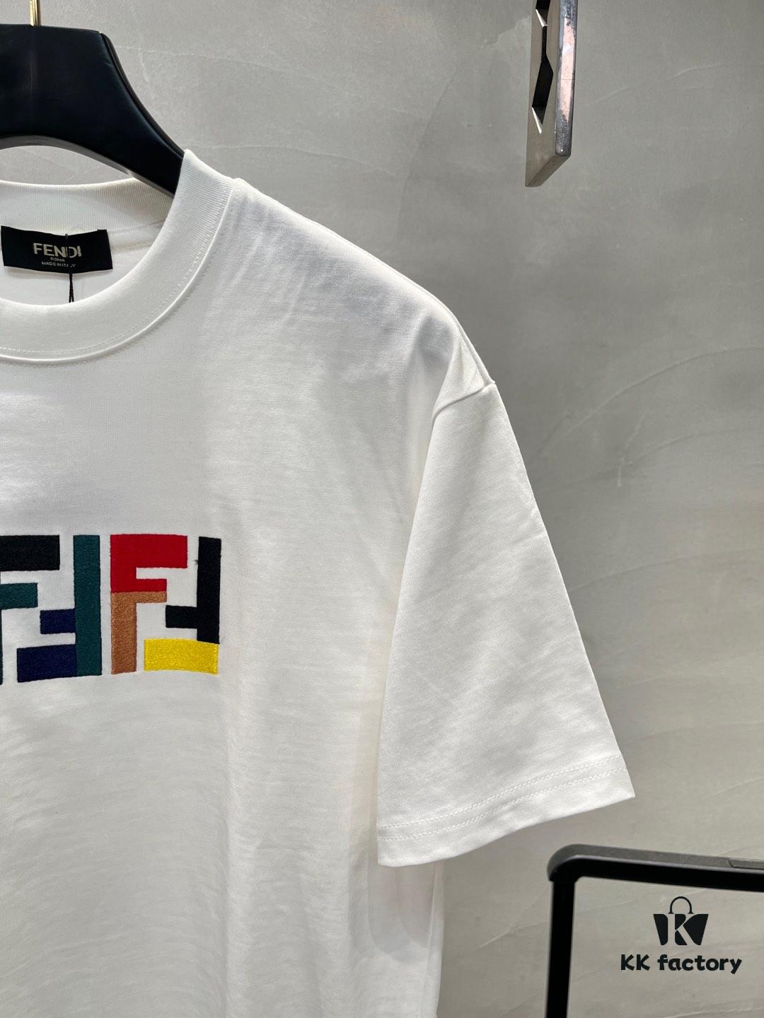 FENDI 25SS New Arrival Round Neck T-Shirt! Must-Have for Trendsetters! Custom Colorful Embroidered Logo on Chest. Classic Colors, Stylish and Fashionable. Youthful and Energetic Overall Look! Made from 280g High-Quality Cotton, Exceptionally Comfortable to Wear and Touch, with Delicate and Premium Texture.