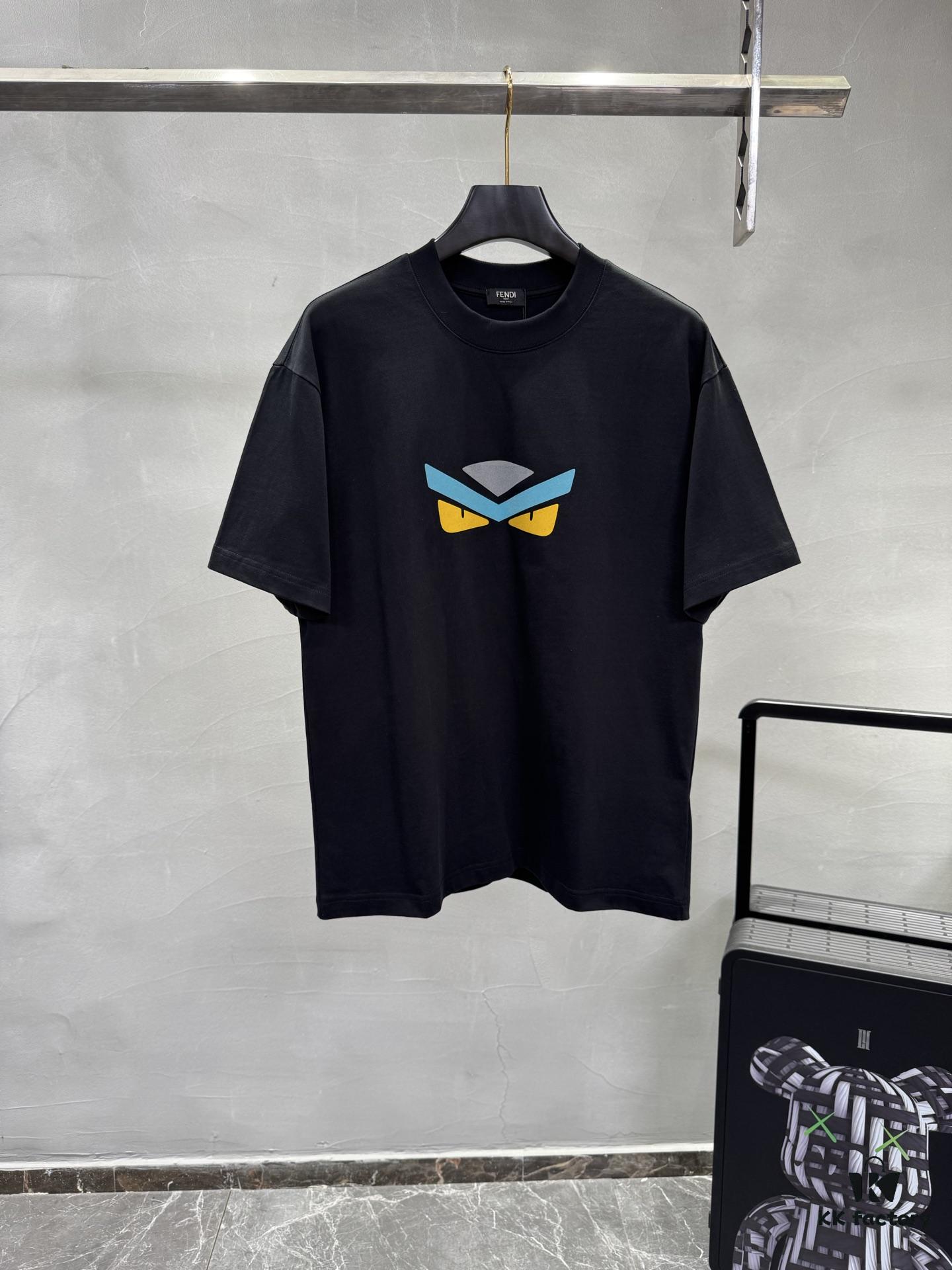 FENDI 25SS New Arrival Crew Neck T-Shirt! Must-Have for Fashion Enthusiasts! Custom 3D Rubber Brand Lettering on Chest, Classic Colorways with Stylish Appeal, Youthful and Energetic Design. Crafted from 280g High-Quality Cotton for Exceptional Comfort and Soft, Premium Touch.