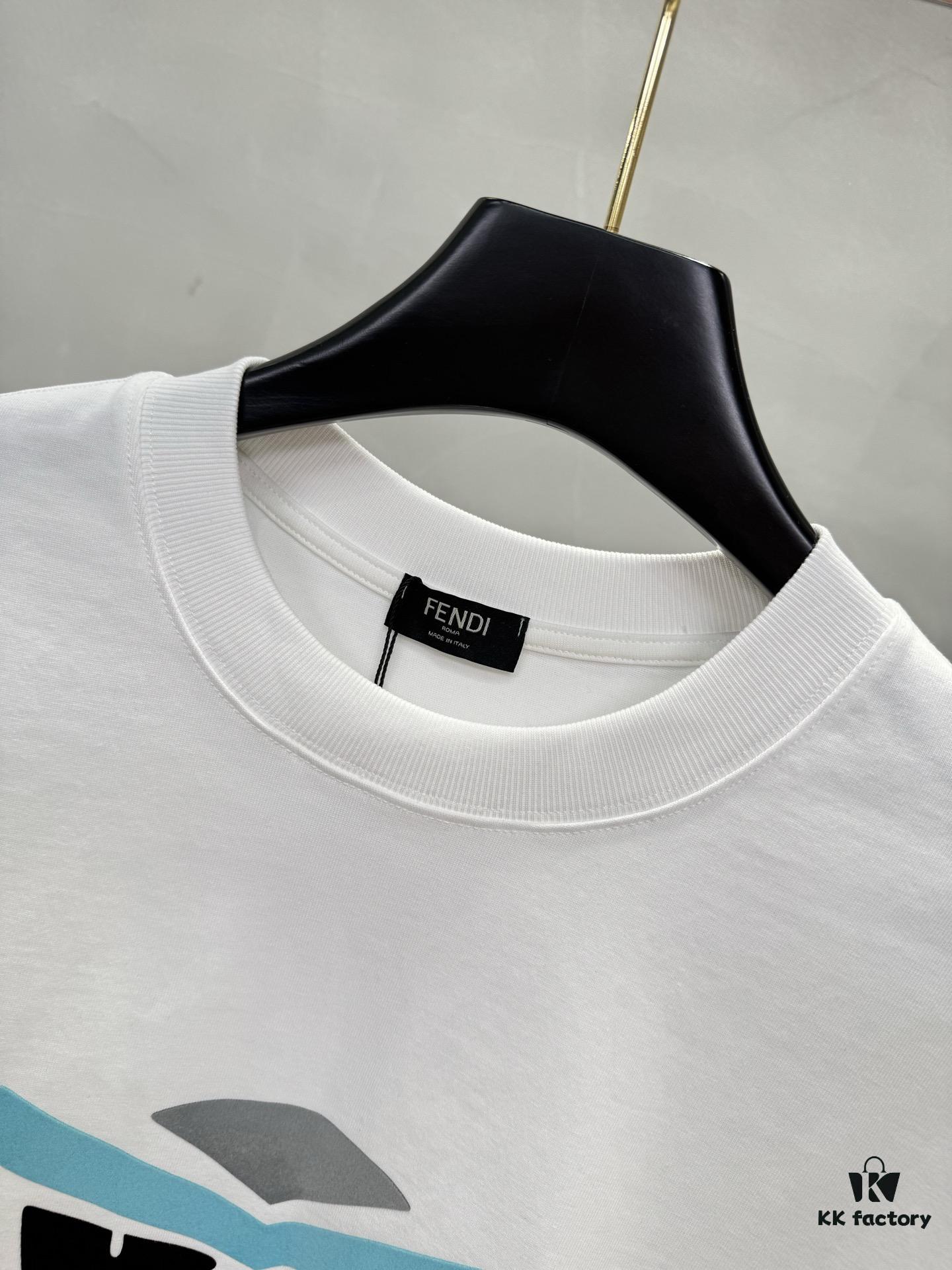 FENDI 25SS New Arrival Crew Neck T-Shirt! Must-Have for Fashion Enthusiasts! Custom 3D Rubber Brand Lettering on Chest, Classic Colorways with Stylish Appeal, Youthful and Energetic Design. Crafted from 280g High-Quality Cotton for Exceptional Comfort and Soft, Premium Touch.