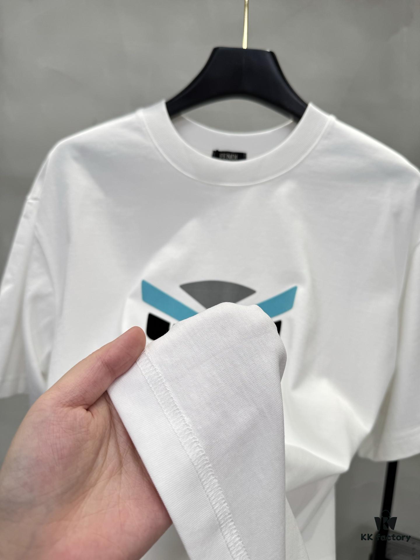 FENDI 25SS New Arrival Crew Neck T-Shirt! Must-Have for Fashion Enthusiasts! Custom 3D Rubber Brand Lettering on Chest, Classic Colorways with Stylish Appeal, Youthful and Energetic Design. Crafted from 280g High-Quality Cotton for Exceptional Comfort and Soft, Premium Touch.