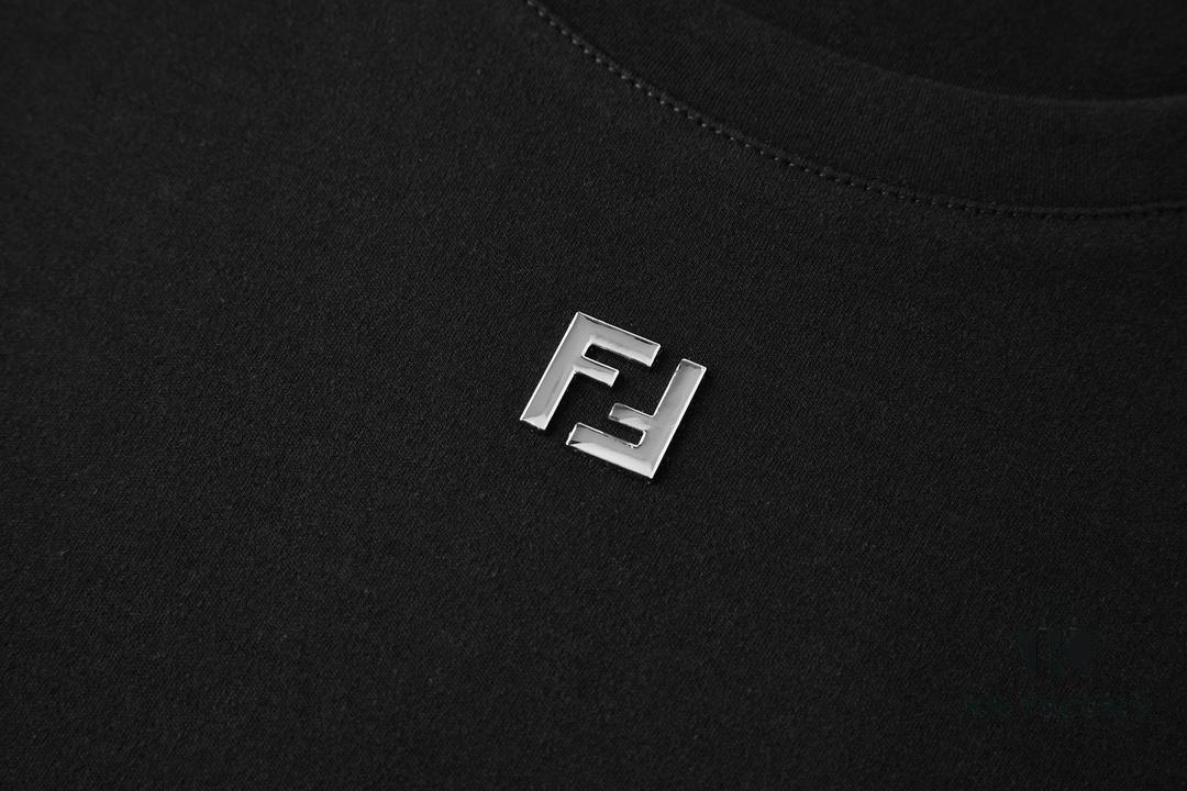 FENDI Hardware Embossed Short Sleeve T-Shirt