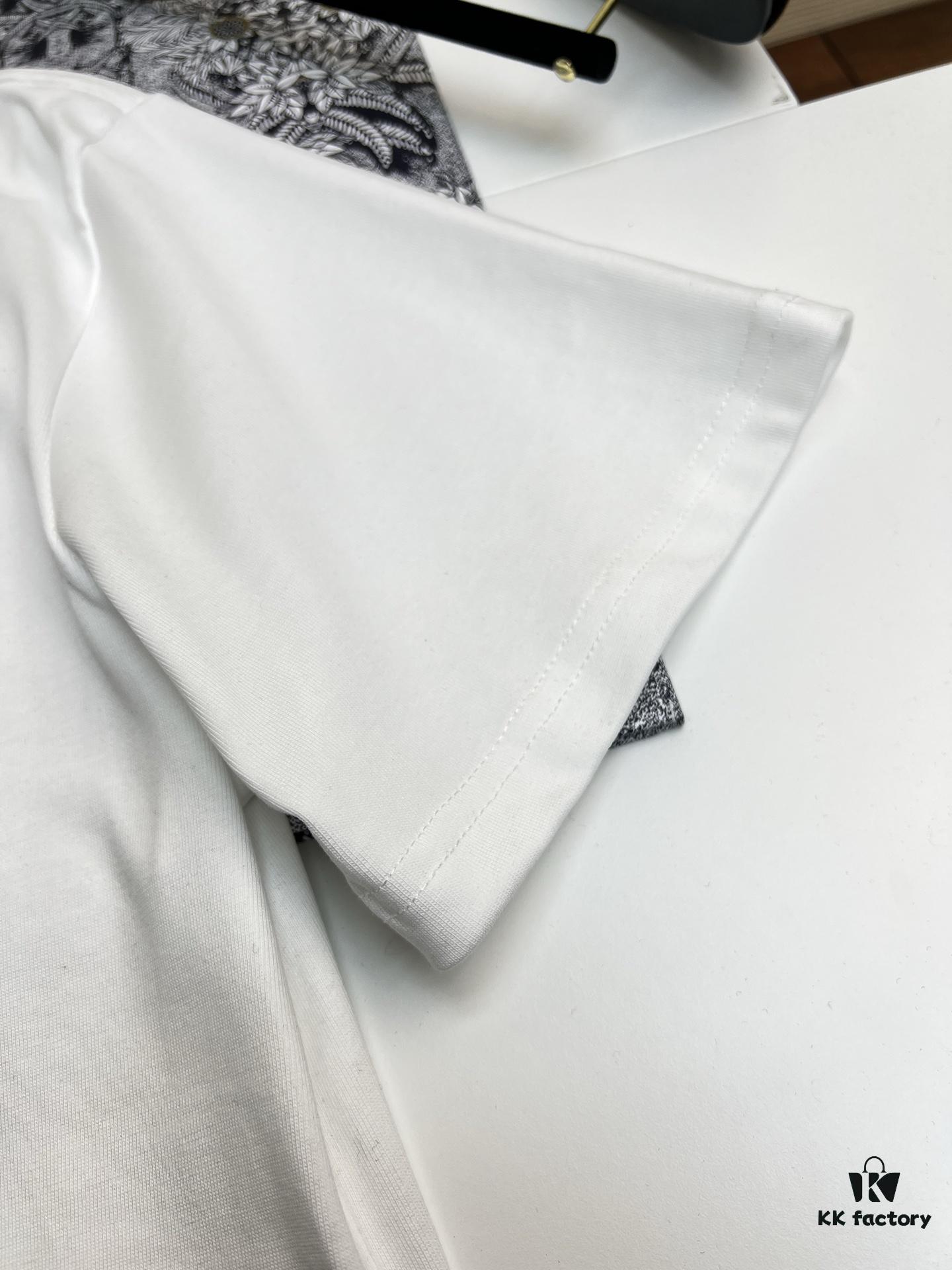 High-Quality FEND 25SS Classic Color T-Shirt New Arrival! This vibrant and youthful design is full of energy, part of the latest seasonal Teddy Bear collection. Crafted with premium 280g 100% cotton fabric for superior softness and comfort. Features high-definition, dimensionally rich printing using advanced thermal transfer technology. Perfectly pairs with jeans, chinos, or shorts, making it a must-have spring-summer staple.