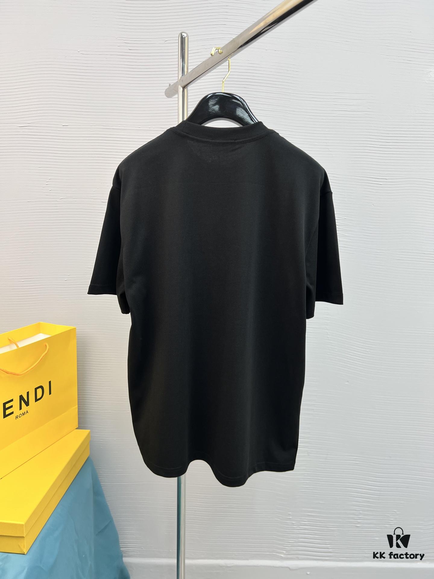 High-Quality FEND 25SS Classic Color T-Shirt New Arrival! Youthful and vibrant design, featuring the latest teddy bear series with premium-grade printing technology. Offers strong three-dimensional color transitions and is crafted from selected 280g pure cotton fabric for soft comfort. Perfectly matches jeans, chinos, or shorts, ideal for spring and summer wear.