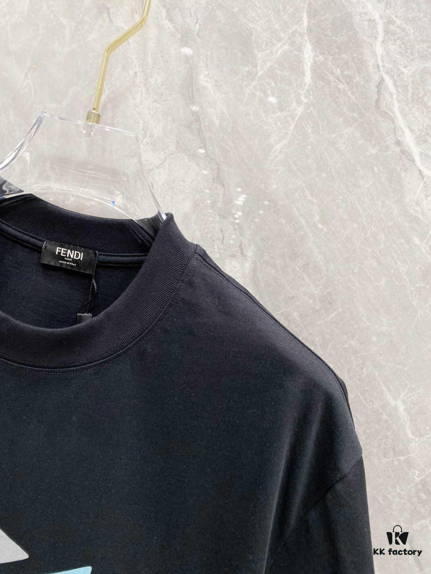 FENDI 25SS New Arrival Round Neck T-Shirt! A Must-Have for Fashion Enthusiasts! Custom 3D Rubber Logo on Chest, Classic Colorways with Stylish Appeal, Youthful and Energetic Design. Crafted from 280g High-Quality Cotton for Exceptional Comfort and Soft, Textured Handfeel.