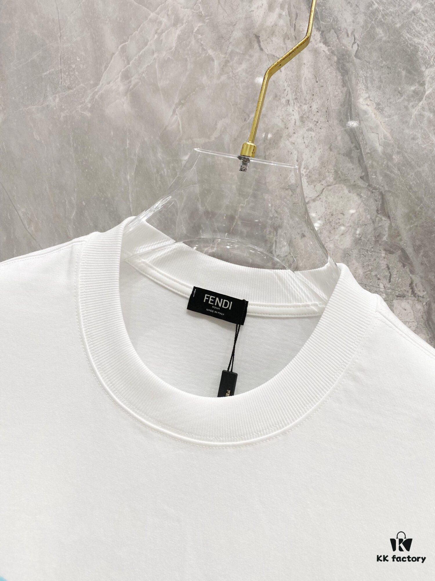 FENDI 25SS New Arrival Round Neck T-Shirt! Must-Have for Trendsetters! Custom Brand Letter Embossed Print on Chest, Classic Colors for Stylish and Modern Look, Youthful and Energetic Design. Crafted from 280g Cotton for Exceptional Comfort and Soft, Premium Hand Feel.