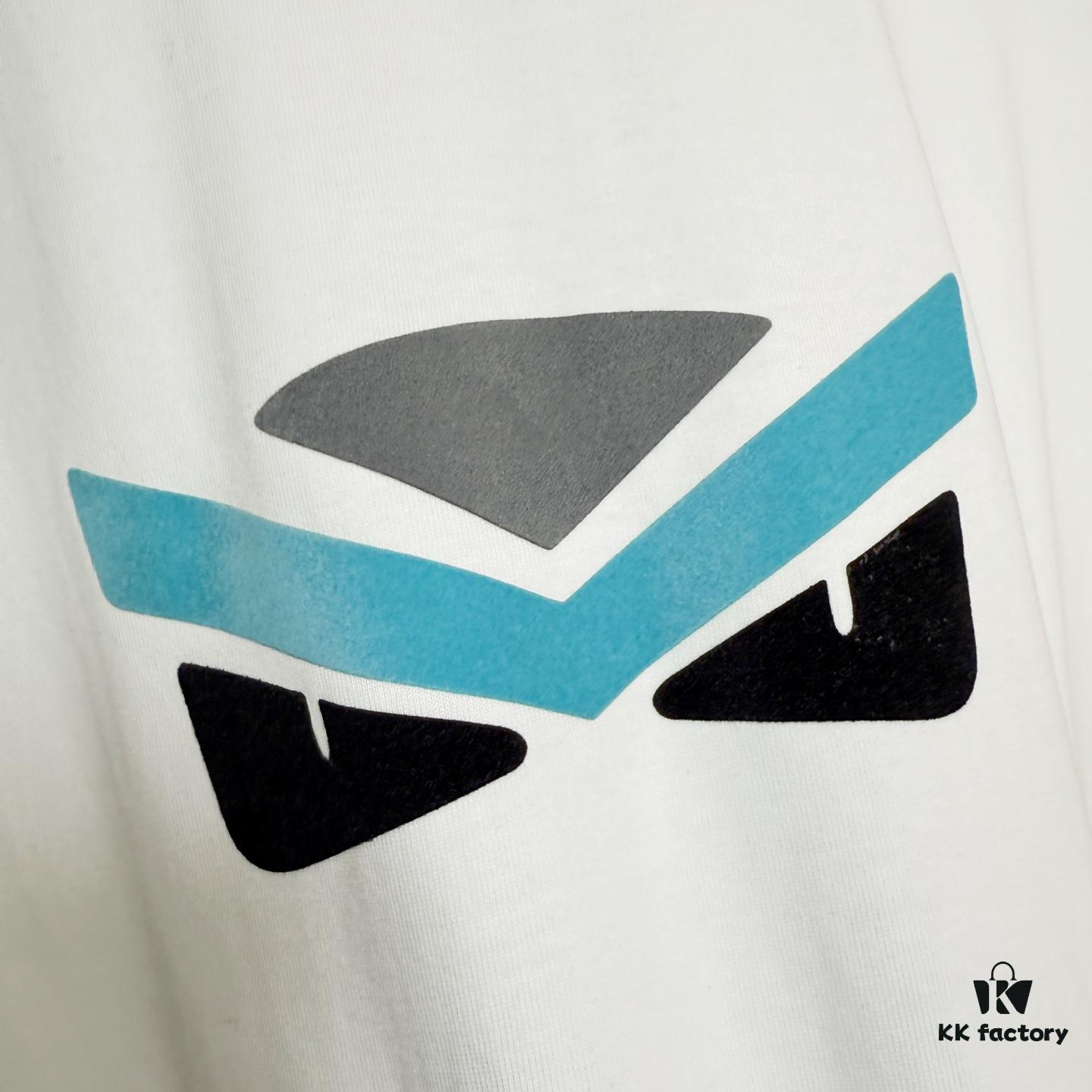 FENDI Round-Neck Short-Sleeve T-Shirt with Eye Print, Made of Pure Cotton Fabric Featuring Golden Snake-Eye Design on Front, Embellished with Logo Letter Printing, Mother-of-Pearl Buttons, Constructed with 50S Two-Ply 260g Fabric, Exquisite Detailing Between Prints Without Fraying or Overspilling