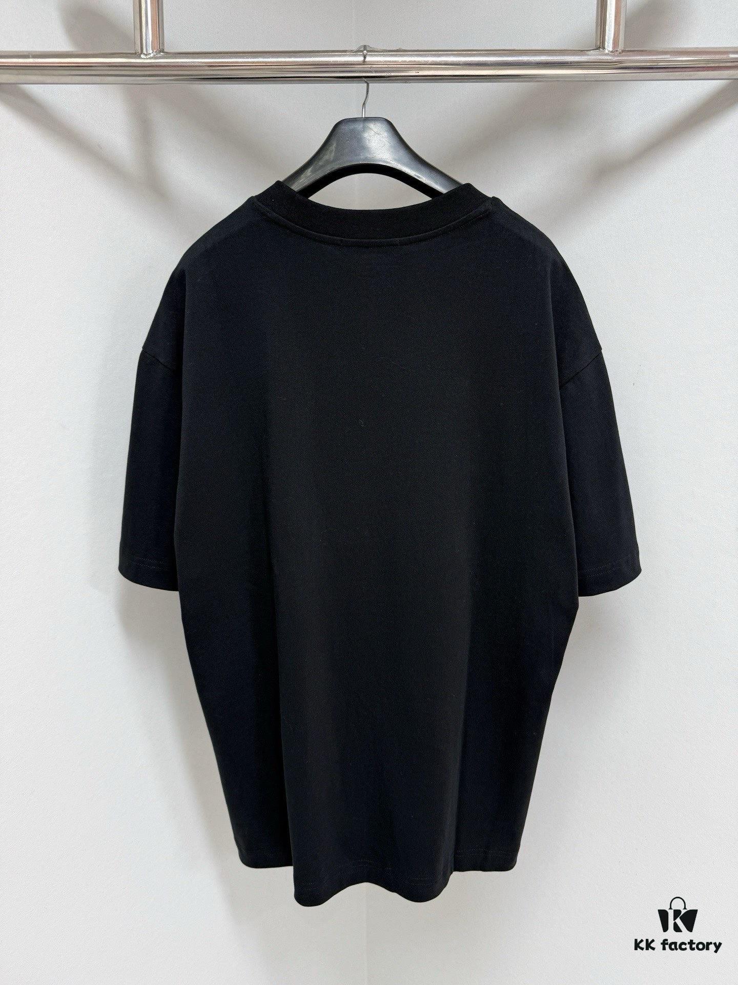 FENDI Round-Neck Short-Sleeve T-Shirt with Eye Print, Pure Cotton Fabric Featuring Gold Snake-Eye Design and Lettering Logo, Mother-of-Pearl Buttons