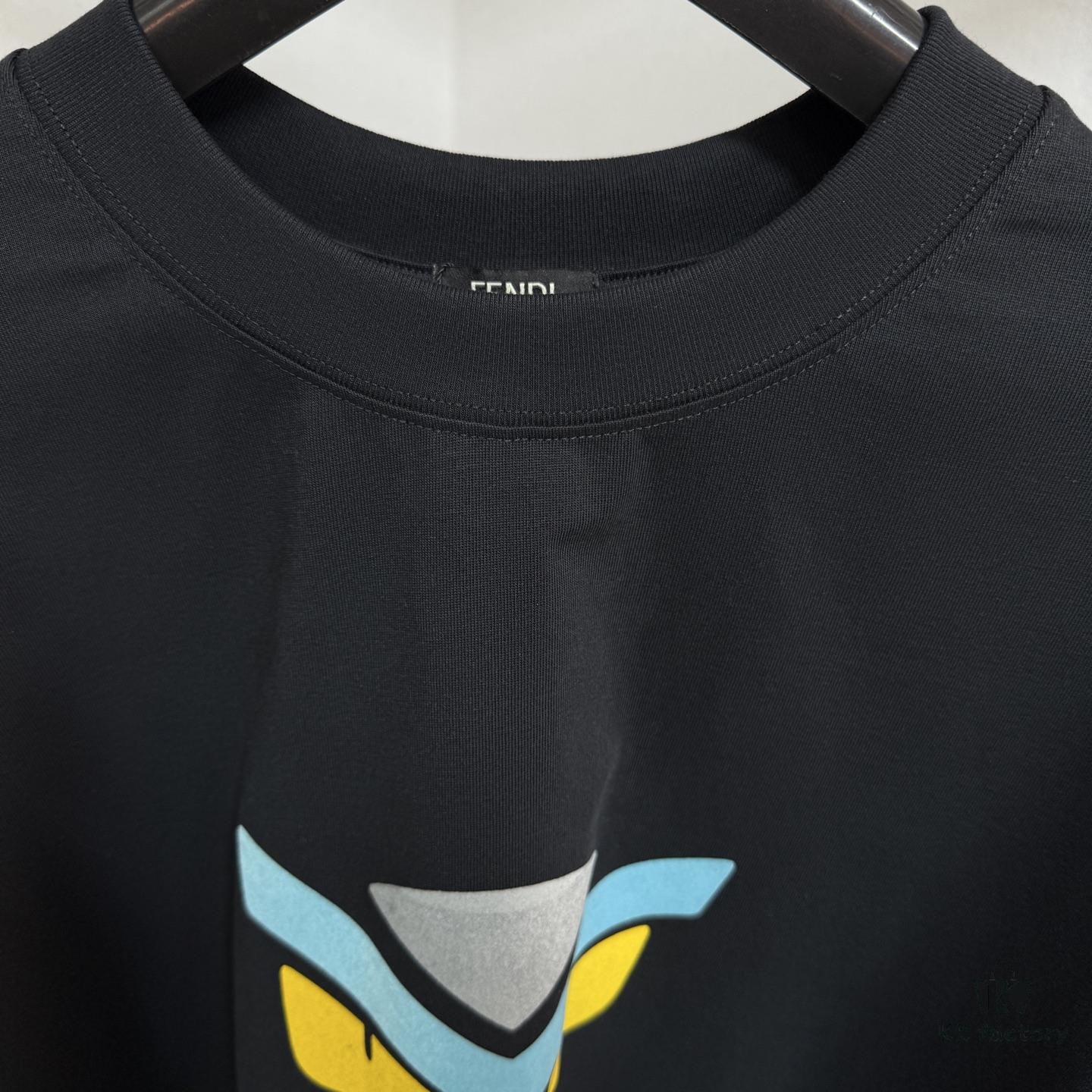 FENDI Round-Neck Short-Sleeve T-Shirt with Eye Print, Pure Cotton Fabric Featuring Gold Snake-Eye Design and Lettering Logo, Mother-of-Pearl Buttons