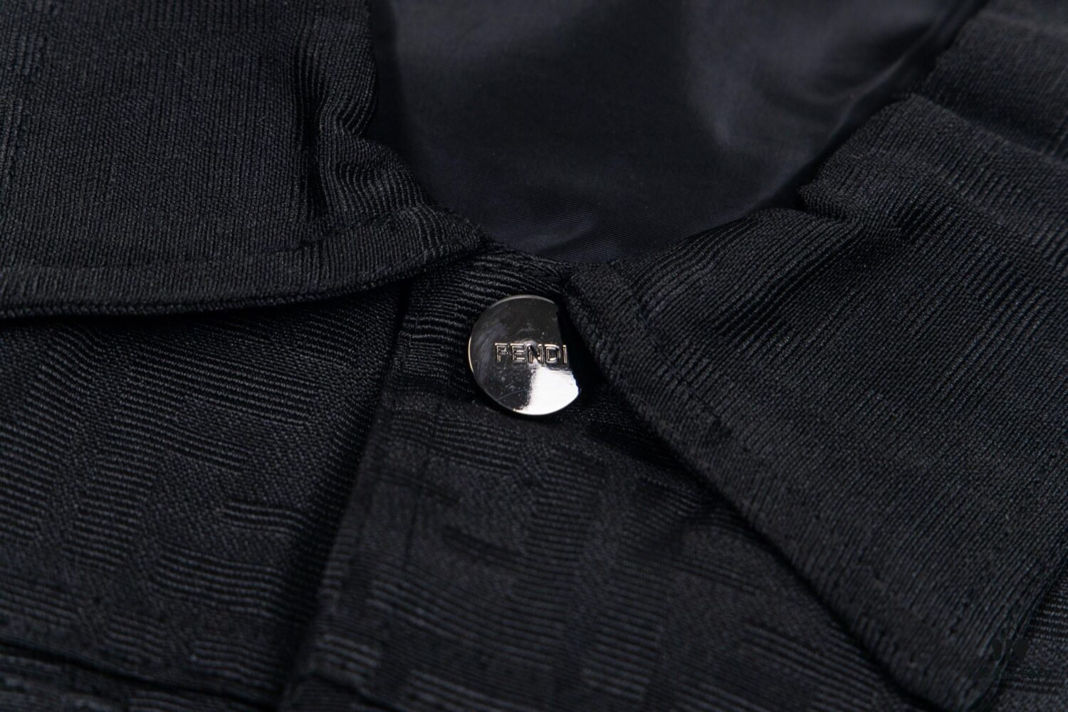 FENDI FEND Heavyweight Denim Jacket Coat Shirt Style Custom Woven Fabric with FF Jacquard Towel-Letter Embellishment High Aesthetic and Exquisite Craftsmanship