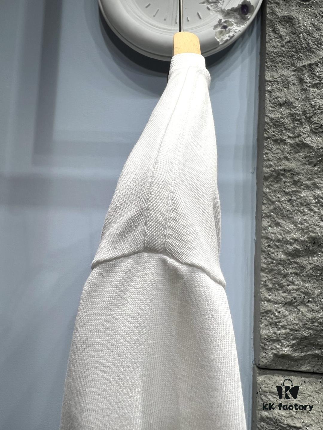 FENDI Rainbow Print Logo Short Sleeve T-Shirt