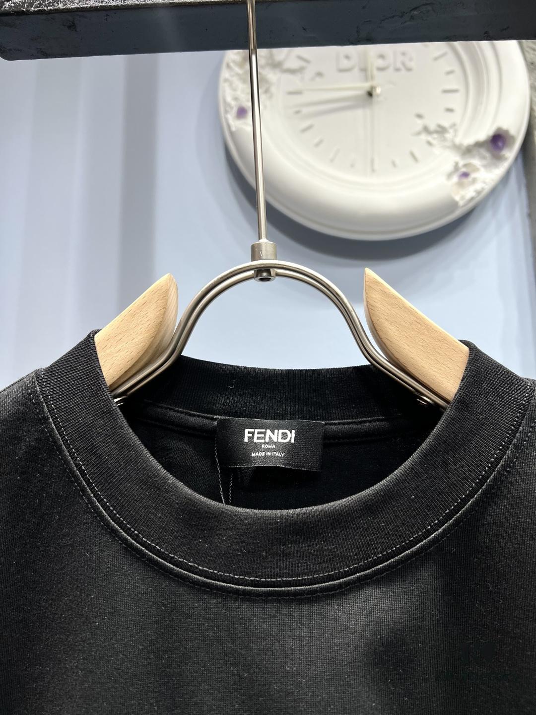 FENDI Rainbow Print Logo Short Sleeve T-Shirt