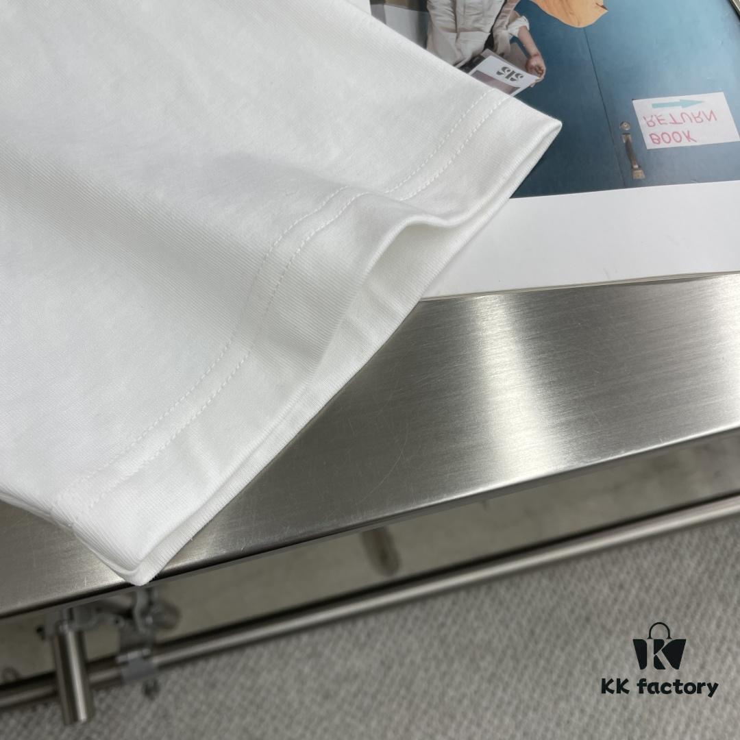 FEND 2025 SS New Arrival Short Sleeve T-Shirt, Fashionable and Stylish Design, Minimalist Versatile Cut