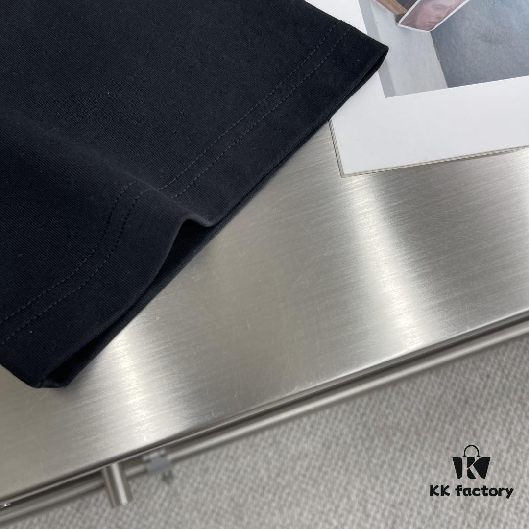 FEND 2025SS New Arrival Short Sleeve T-Shirt, Stylish and Minimalist Design, Classic Brand Logo, Comfortable Wear with Refined Craftsmanship