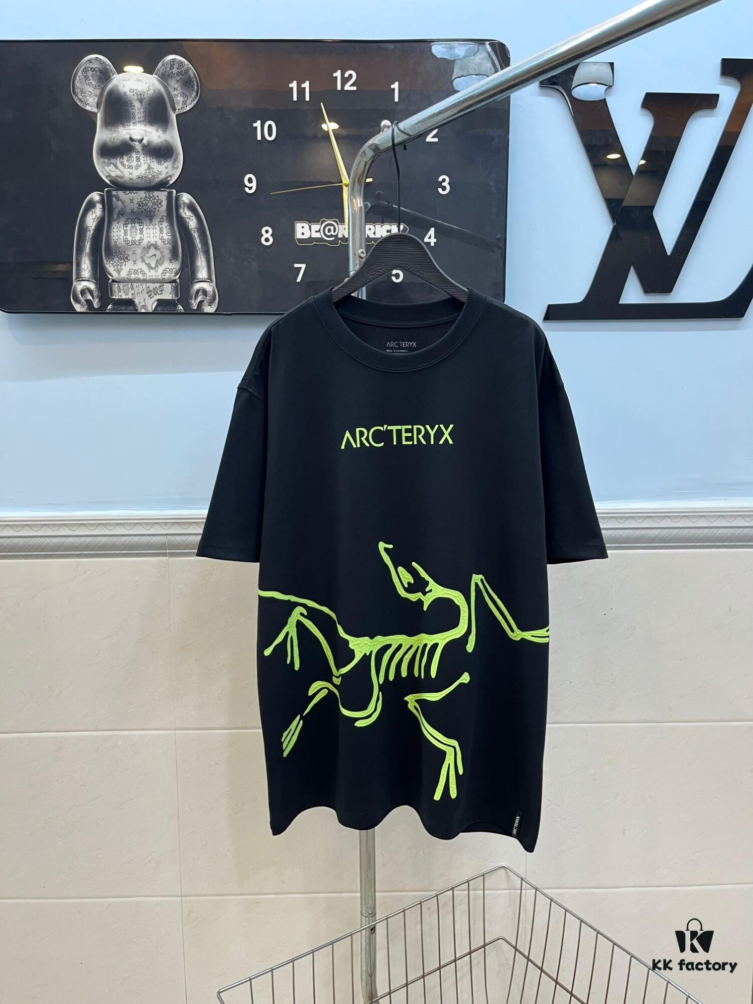 Ayc Teryx Arc'teryx 2025 FW Junior Bird Logo Premium Print Short Sleeve T-Shirt, 280g Pure Cotton Double Yarn Fabric, Soft and Comfortable Wear, Custom Rib Knit Collar Dyed in Same Dye Batch, Full Trims with Three Labels, Unisex Design, High-Version Comparable at Will