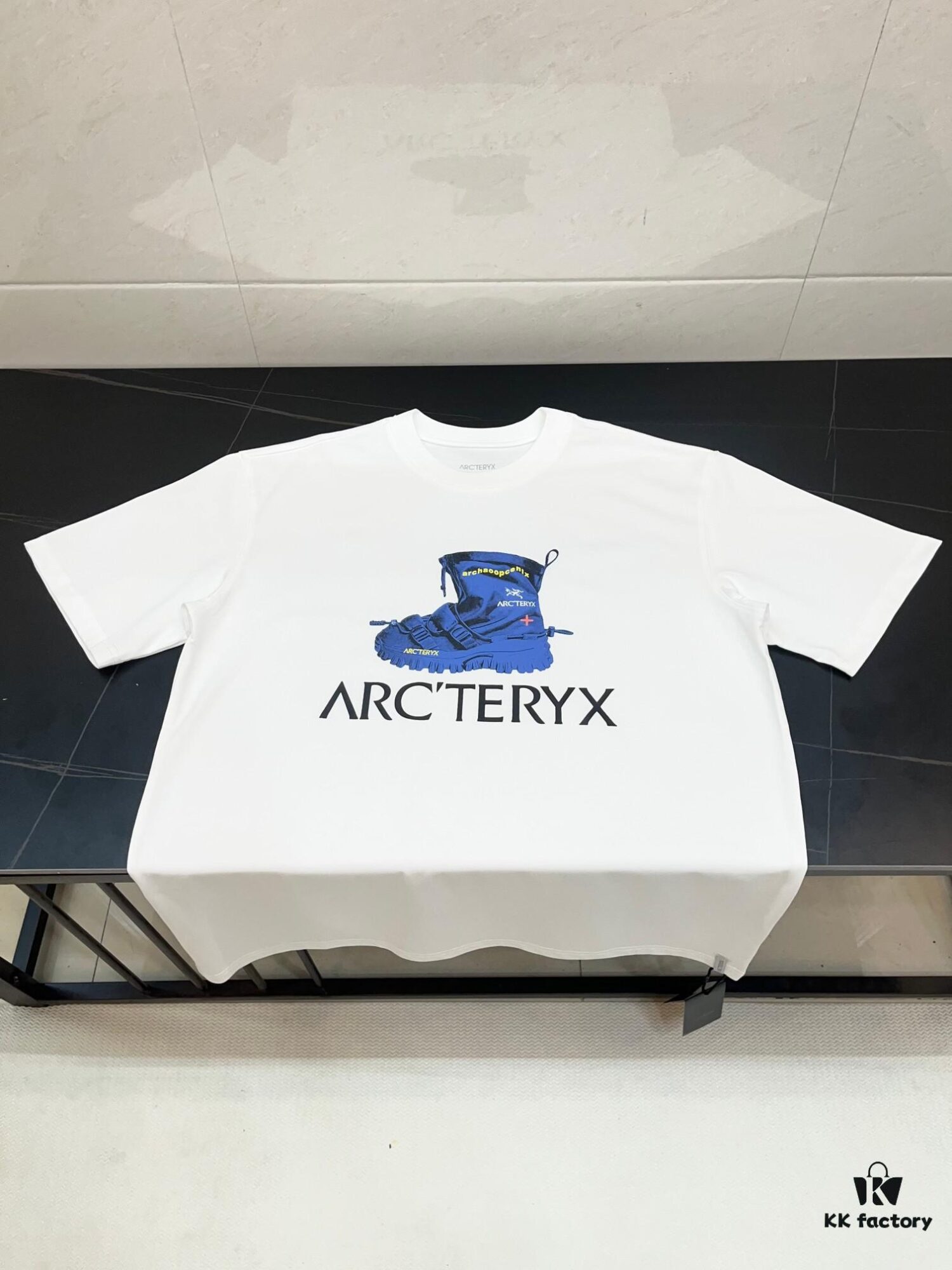 Ayc Teryx Arc'teryx 2025FW Junior Bird Logo Premium Print Short Sleeve T-Shirt, 280g Double-Yarn Pure Cotton Fabric, Soft and Comfortable Fit, Custom Rib Knit with Matching Dye, Full Triple Labels, Unisex Design, High Version for Comparison