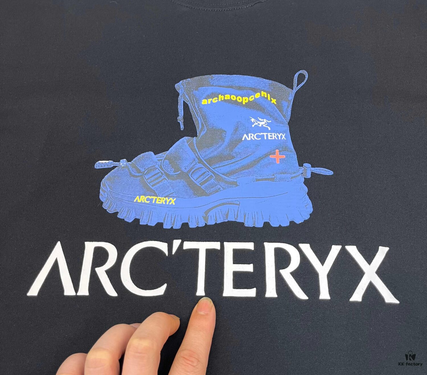 Ayc Teryx Arc'teryx 2025FW Junior Bird Logo Premium Print Short Sleeve T-Shirt, 280g Double-Yarn Pure Cotton Fabric, Soft and Comfortable Fit, Custom Rib Knit with Matching Dye, Full Triple Labels, Unisex Design, High Version for Comparison
