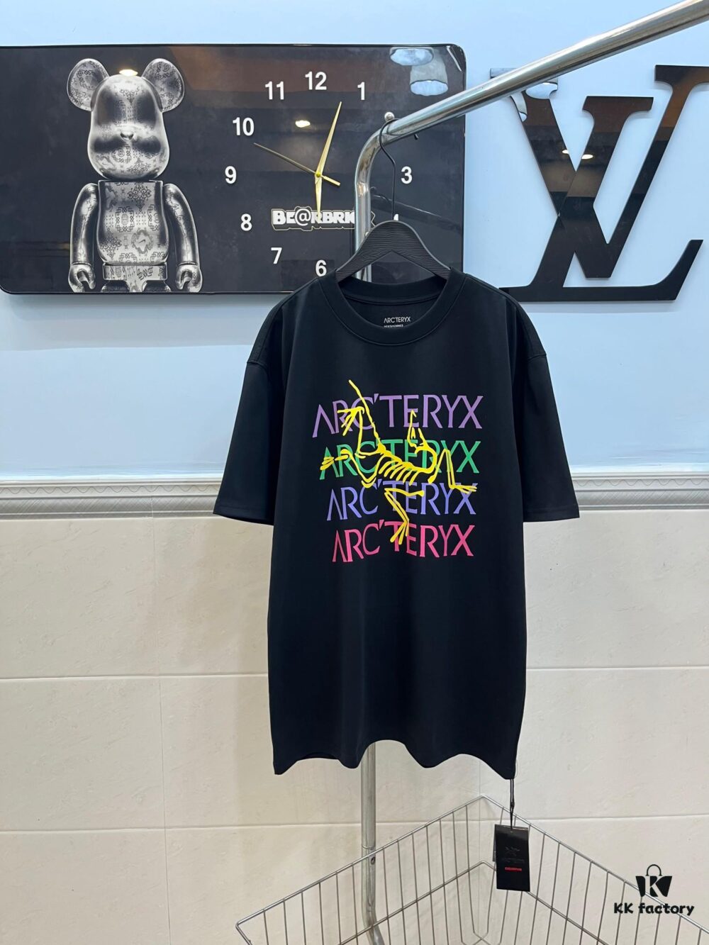 Ayc Teryx Arc'teryx 2025 FW Junior Bird Logo High-End Colorful Print Short Sleeve T-Shirt, 280g Pure Cotton Double-Yarn Fabric, Soft and Comfortable Fit, Custom Rib Knit Collar Dyed in Same Dye Batch, Complete Three Labels, Unisex Design, Premium Version for Comparison