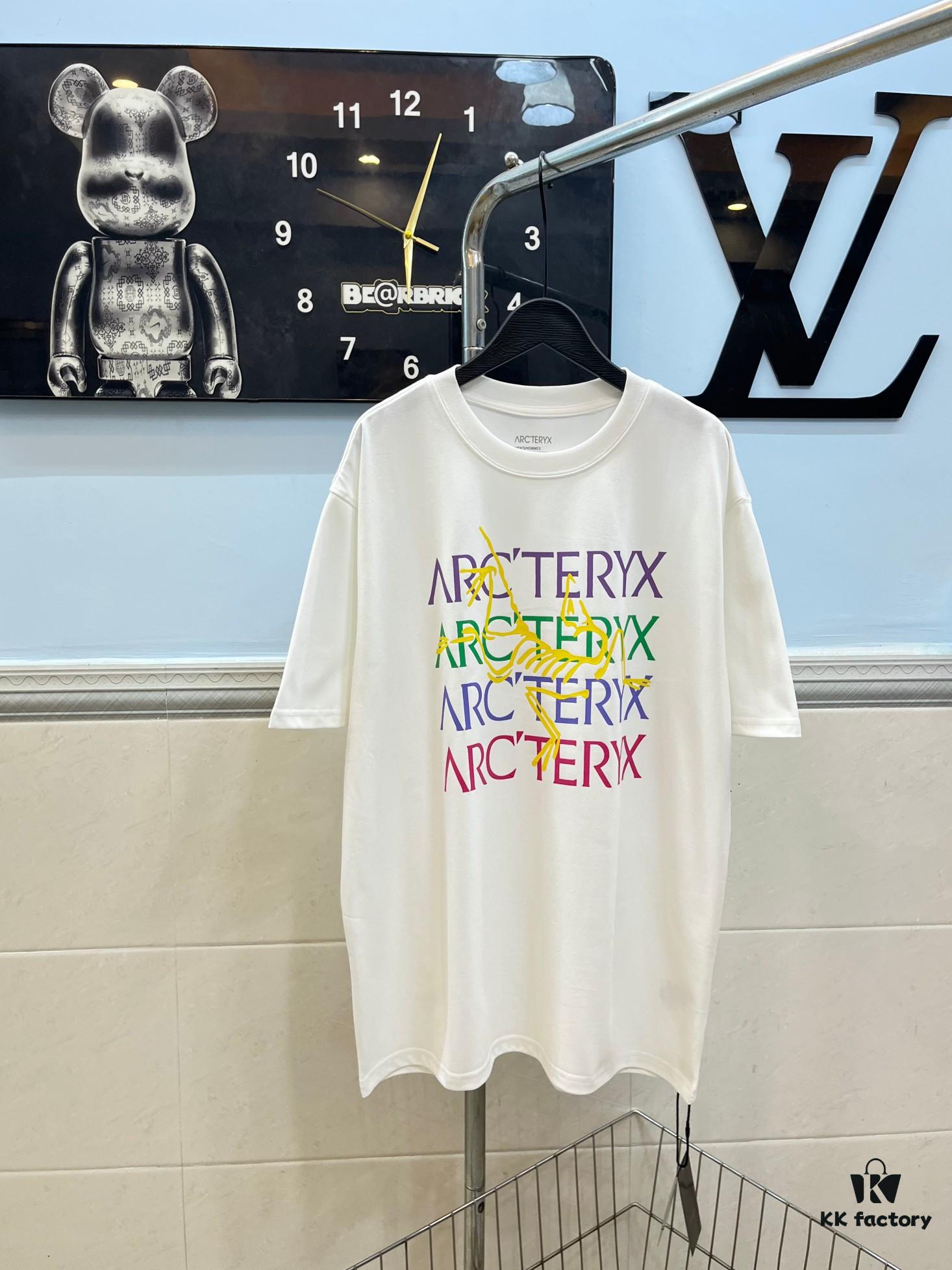 Ayc Teryx Arc'teryx 2025 FW Junior Bird Logo High-End Colorful Print Short Sleeve T-Shirt, 280g Pure Cotton Double-Yarn Fabric, Soft and Comfortable Fit, Custom Rib Knit Collar Dyed in Same Dye Batch, Complete Three Labels, Unisex Design, Premium Version for Comparison