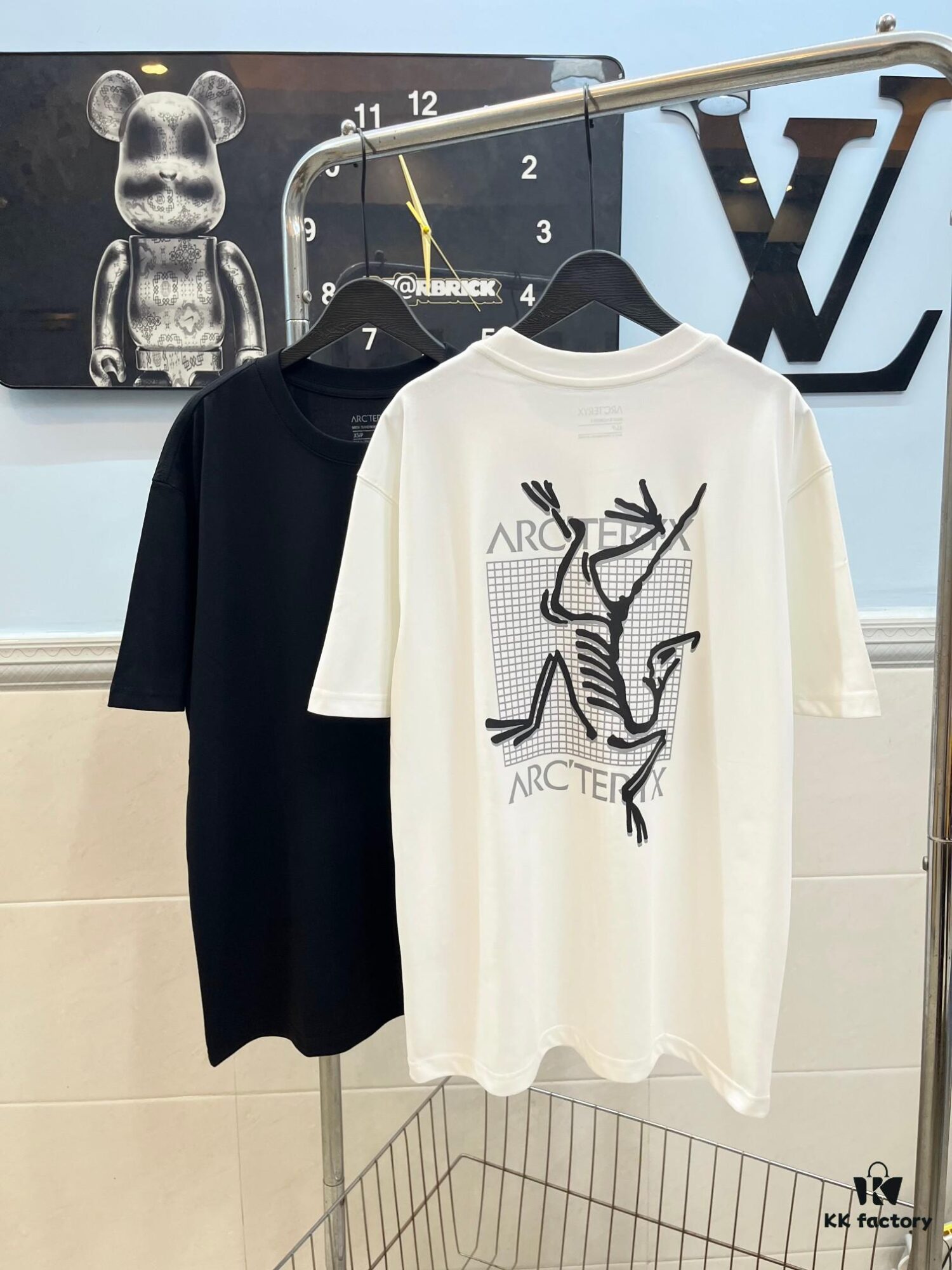 Ayc Teryx Arc'teryx 2024FW Short Sleeve T-Shirt, Bird Logo Print Tee, 280g Pure Cotton Double-Yarn Fabric, Soft and Comfortable Fit, Custom Rib Knit Collar Same-Dye Process, Full Trims, Unisex Design, High-Quality Version