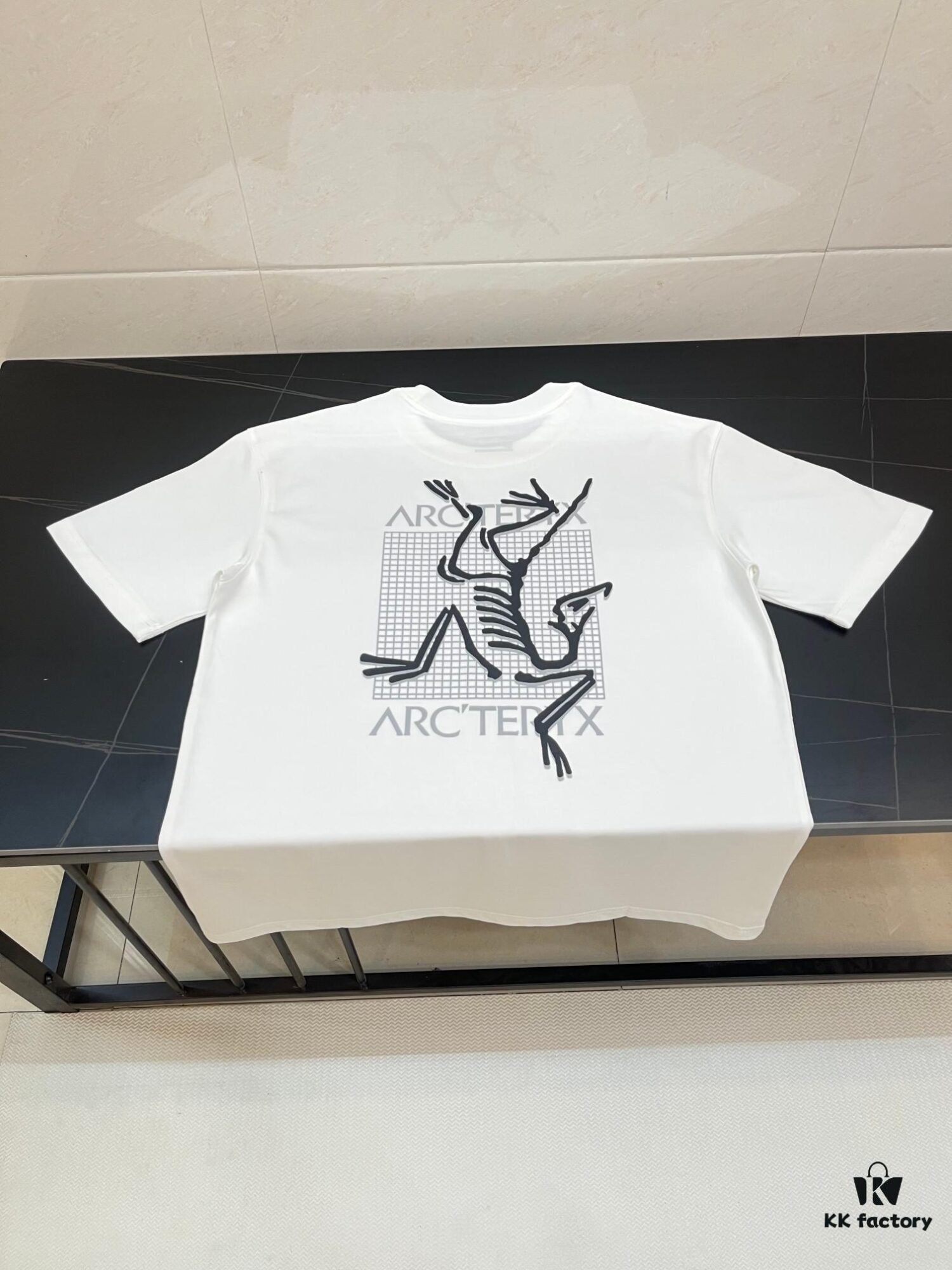 Ayc Teryx Arc'teryx 2024FW Short Sleeve T-Shirt, Bird Logo Print Tee, 280g Pure Cotton Double-Yarn Fabric, Soft and Comfortable Fit, Custom Rib Knit Collar Same-Dye Process, Full Trims, Unisex Design, High-Quality Version