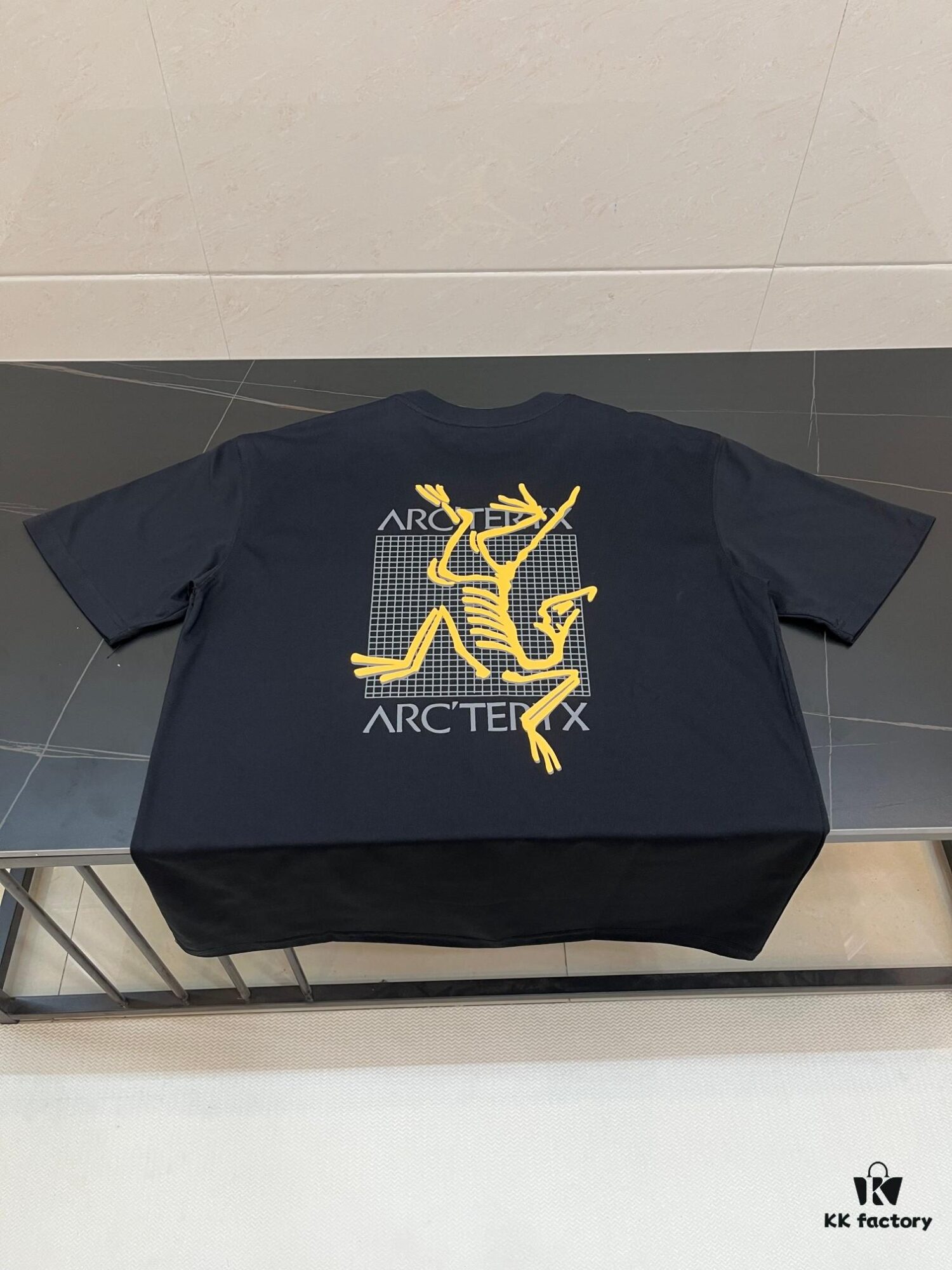 Ayc Teryx Arc'teryx 2024FW Short Sleeve T-Shirt, Bird Logo Print Tee, 280g Pure Cotton Double-Yarn Fabric, Soft and Comfortable Fit, Custom Rib Knit Collar Same-Dye Process, Full Trims, Unisex Design, High-Quality Version