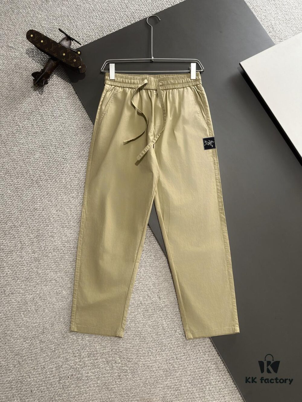 Arc'teryx 2025 Spring/Summer New Casual Elastic Waist Pants, Lightweight Custom Fabric, Breathable and Comfortable, Premium Design with Impeccable Details, Soft and Smooth Texture, Modern Relaxed Cut, Excellent Fit