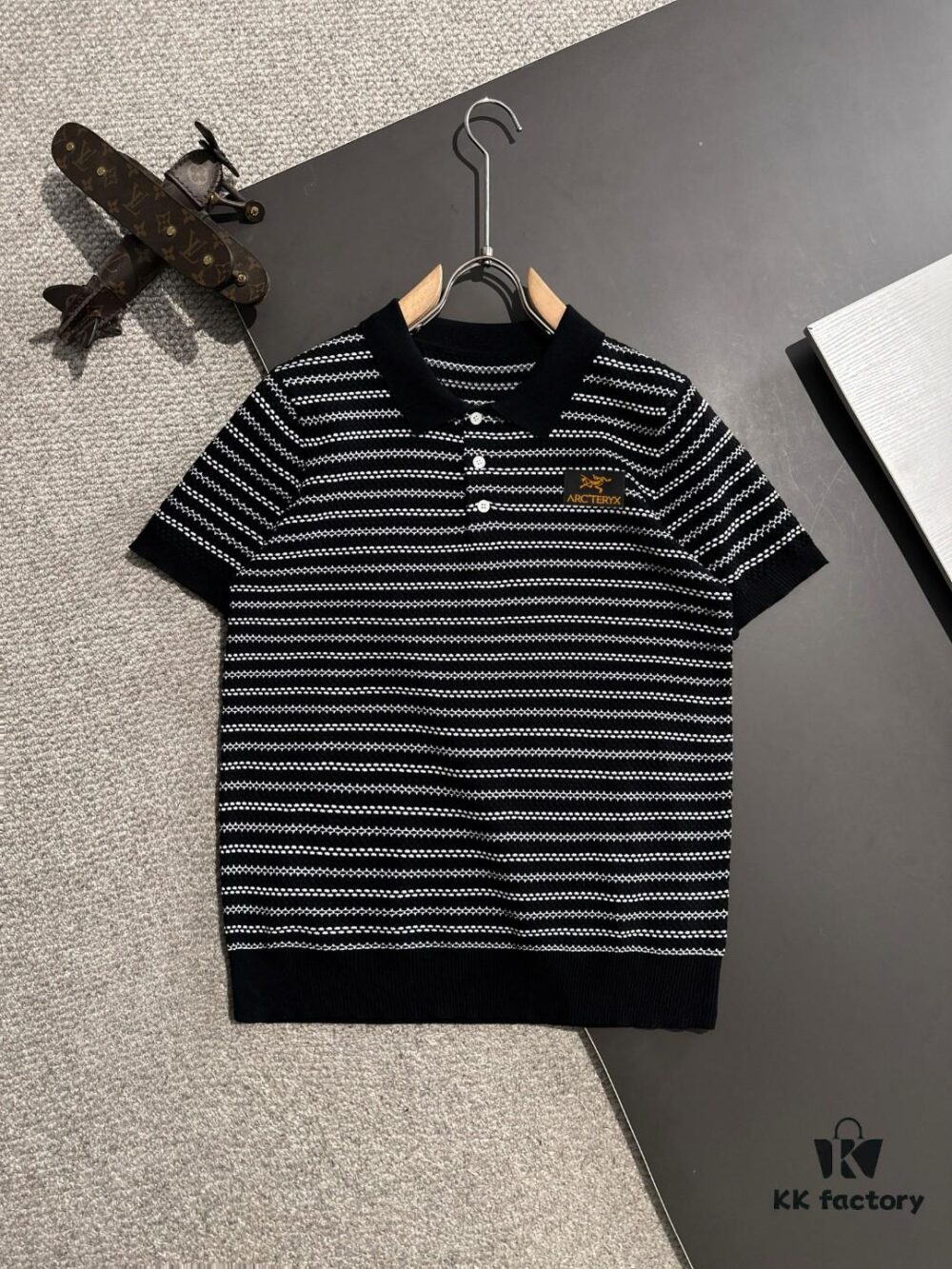 High-Quality Arc'teryx 2025 Spring and Summer New Men's Collared Short-Sleeve T-Shirt