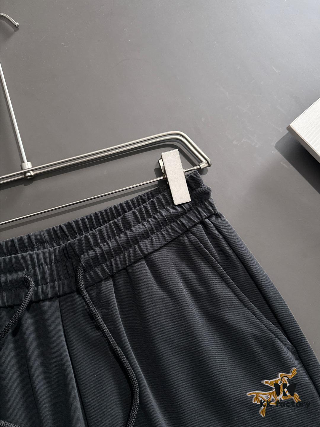 Shizhuniao 2025 Spring and Summer New Elastic Waist Casual Pants, Lightweight Custom Counter Fabric, Highly Breathable and Comfortable, Exquisite Details, Brand Design Concept Reflecting High Quality, Soft and Smooth Hand Feeling, Showcasing a Stylish Casual Cut with Excellent Fit
