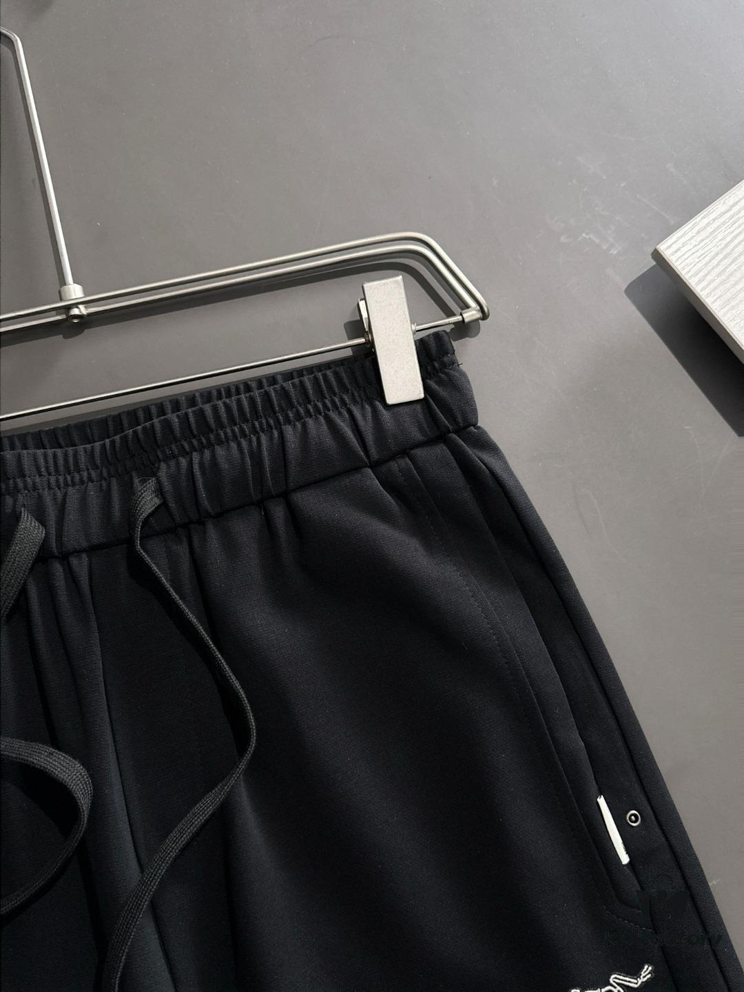 Arc'teryx 2025 Spring/Summer New Casual Drawstring Pants, Lightweight Custom Fabric from Cabinet, Highly Breathable and Comfortable, Exquisite Details, Brand-Oriented Design Concept Reflecting High Quality, Soft and Smooth Touch with Excellent Fit