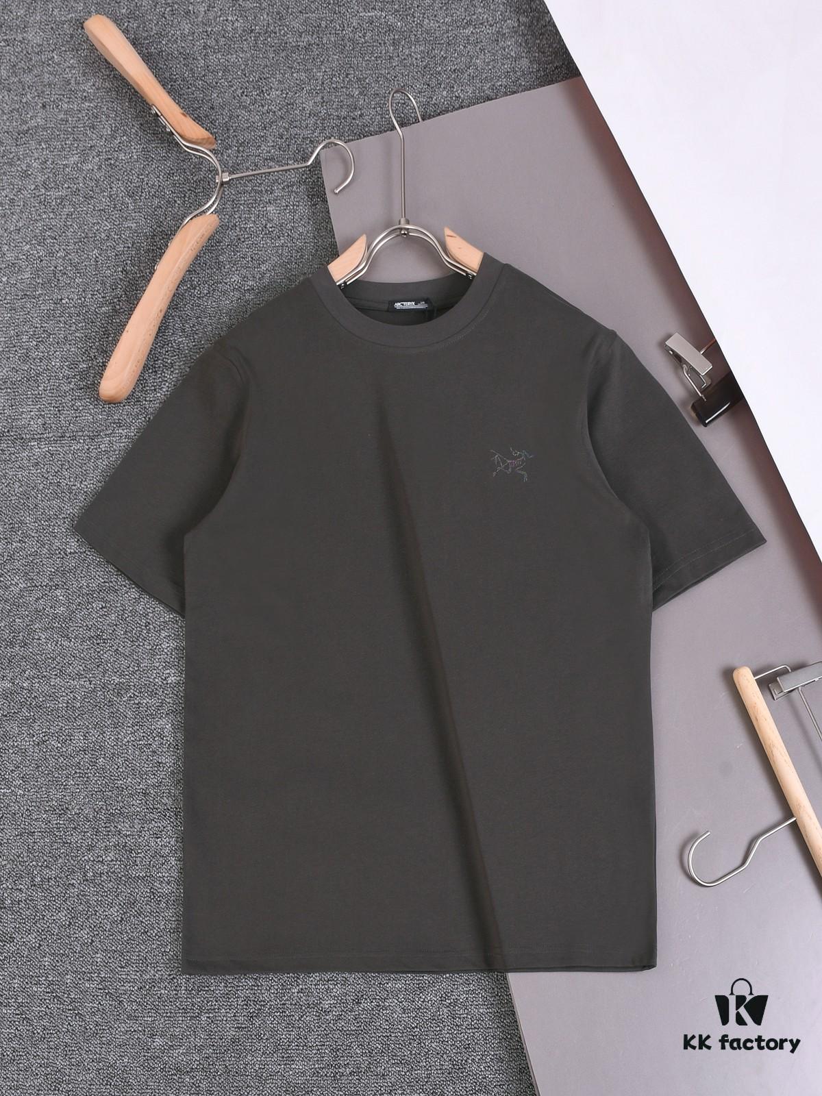 New Arrival 25S Arc'teryx Embossed Logo T-Shirt, Pre-washed Cotton Fabric, Soft and Comfortable, Unisex Loose Fit
