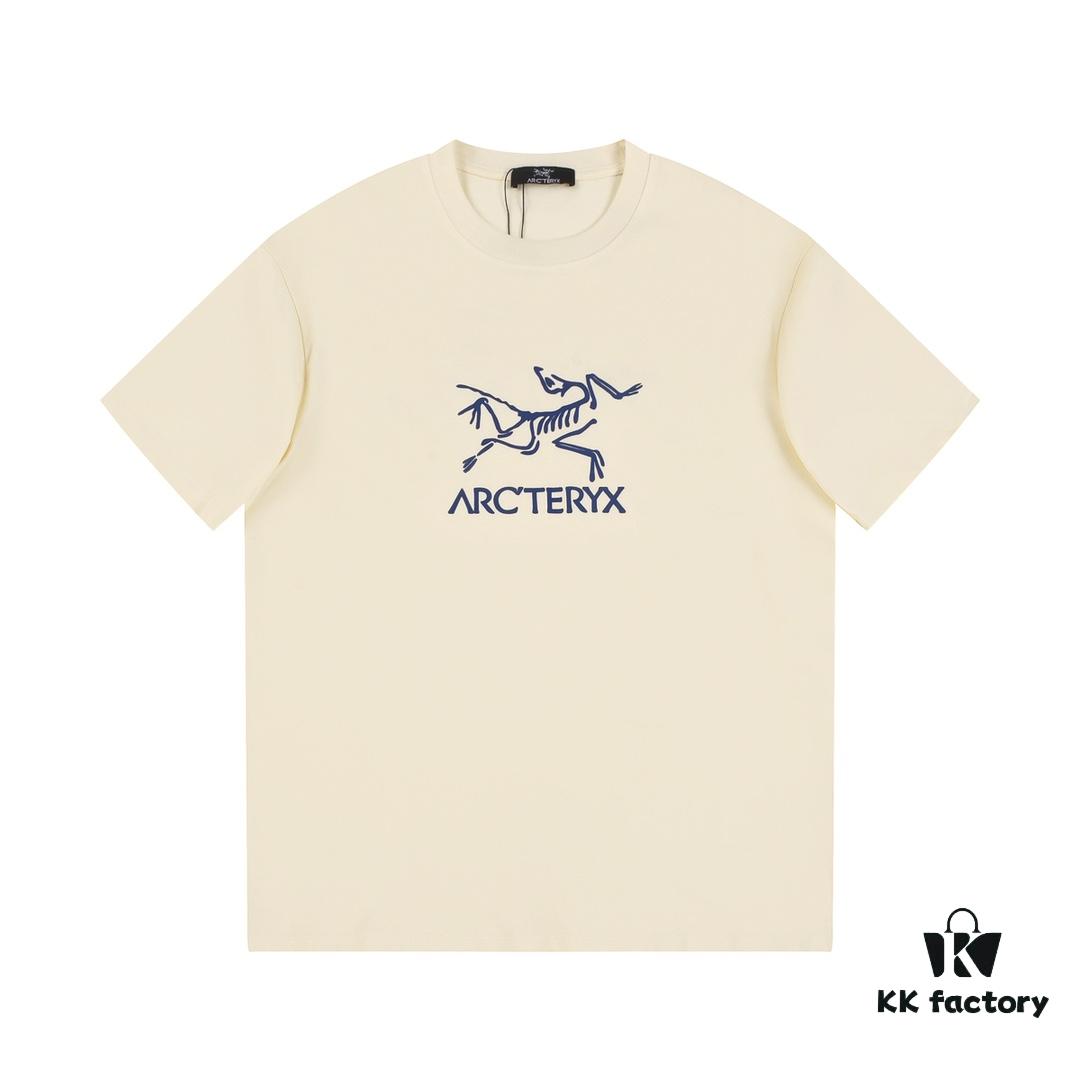 New Arrival ARC'TERYX Arcteryx Short Sleeve T-Shirt, Front and Back Chest Logo with Crow Bird Dual Design, Trendy and Stylish, 32-Single High-Grammage Cotton Washed Fabric, Shoulder Zipper Chain Base Prevents Shrinking and Deformation, Classic Unisex Fit