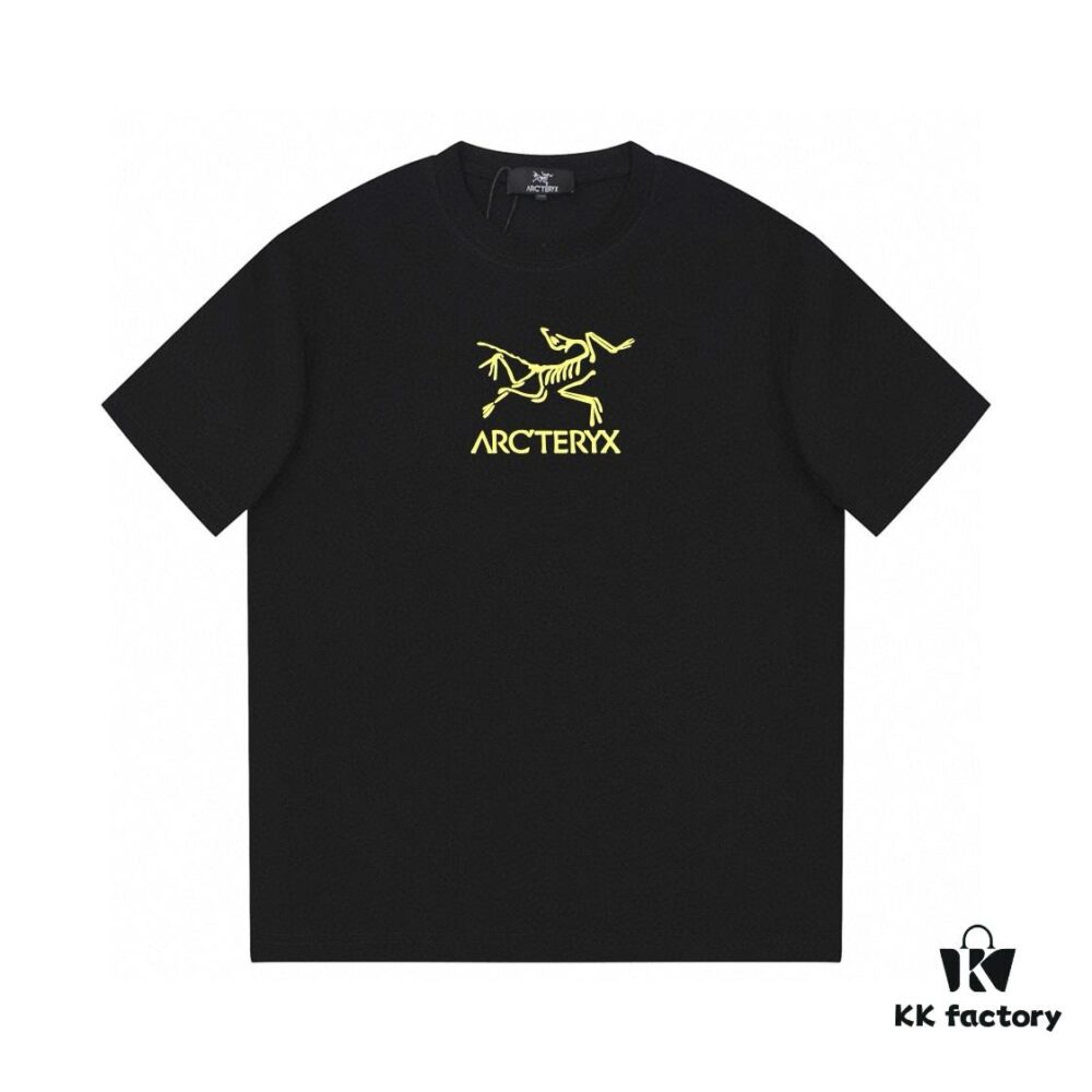 New Arrival ARC'TERYX Original Bird Short-Sleeve T-Shirt, Front and Back Chest Logo with Dual Zipper Design, Trendy and Stylish, 32-Single High-Gram Weight Washed Cotton Fabric, Double Shoulder Zipper Chain Base Prevents Shrinkage and Deformation, Classic Unisex Fit Never Goes Out of Style