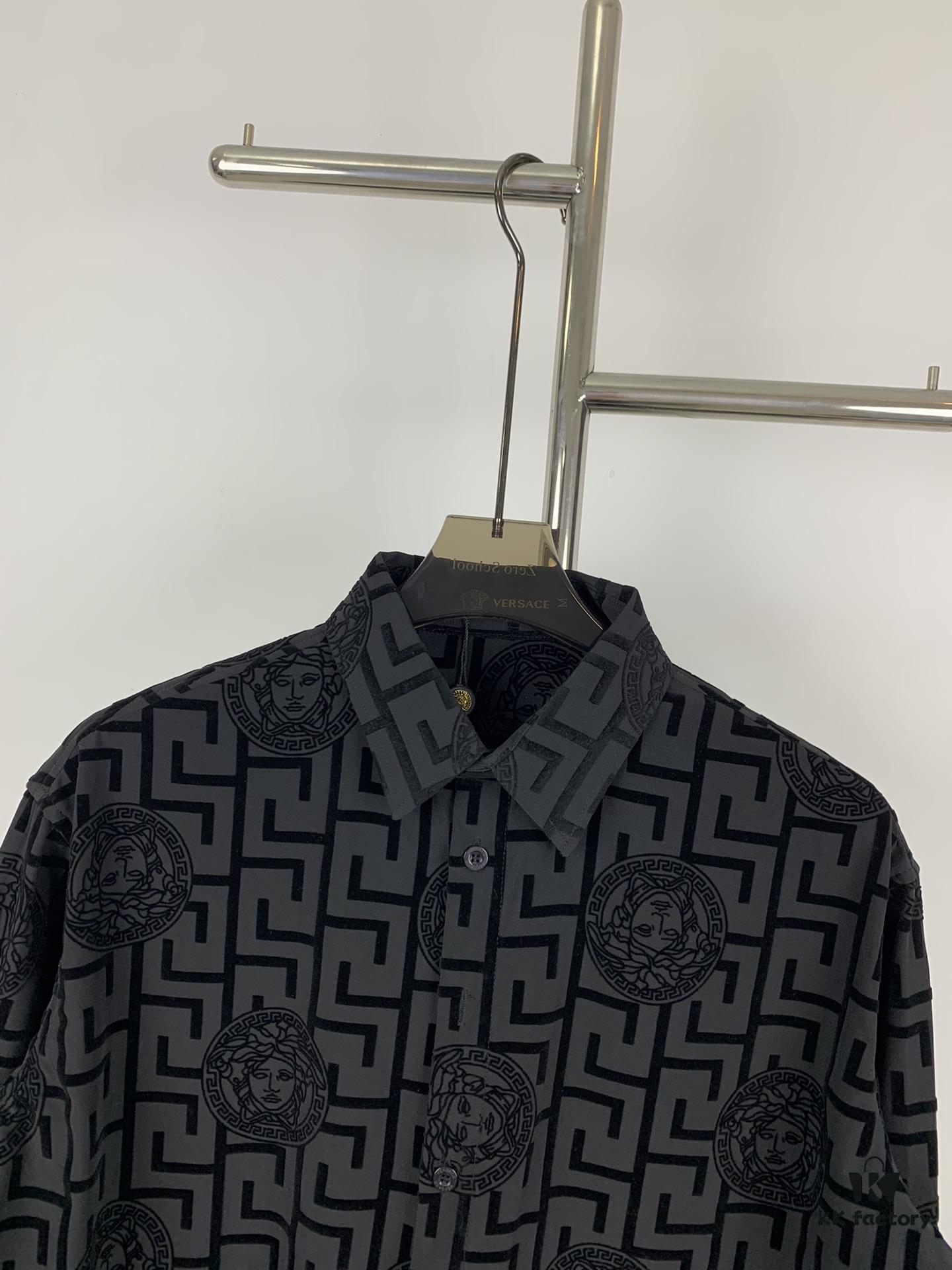 New Versace VERSACE 2024 SS Unisex Flocked Shirt with Logo Buckle, Cotton Satin Fabric with Subtle Stretch
