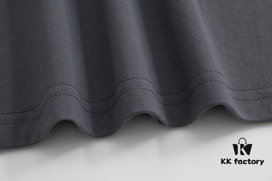 VERSACE 2025 Fall Spring-Summer Collection Medusa Logo Short Sleeve T-Shirt Premium Quality, Custom Woven 270G 32-Count Double-Yarn Pure Cotton Fabric, Distinct from Regular Print, Relaxed Fit Unisex Design