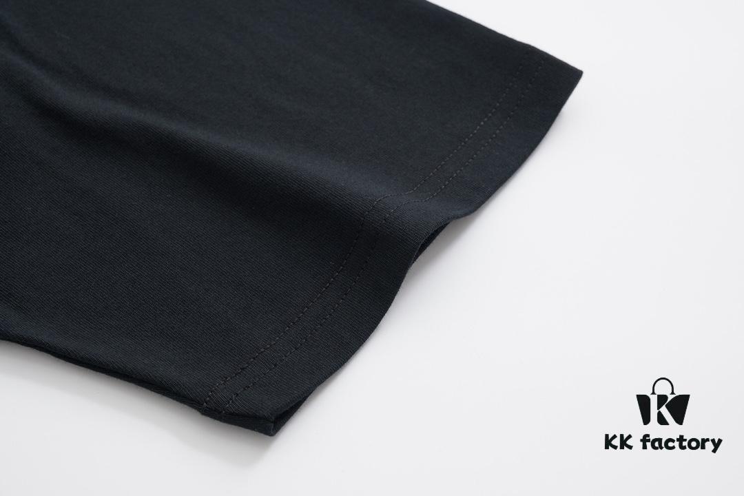 VERSACE 2025 Fall Spring/Summer Collection Medusa Logo Short Sleeve T-Shirt, Premium Quality, Distinctive from Regular Prints, Made of Custom-Woven 270G 32-Count Double-Yarn Pure Cotton Fabric, Relaxed Fit Unisex Design