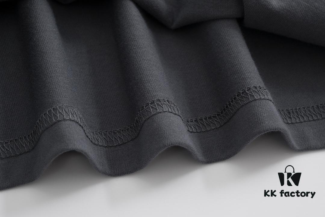 VERSACE 2025 Fall Spring/Summer Collection Medusa Logo Short Sleeve T-Shirt, Premium Quality, Custom-Woven 270G 32-Thread Double-Yarn Pure Cotton Fabric, Relaxed Fit Unisex Design