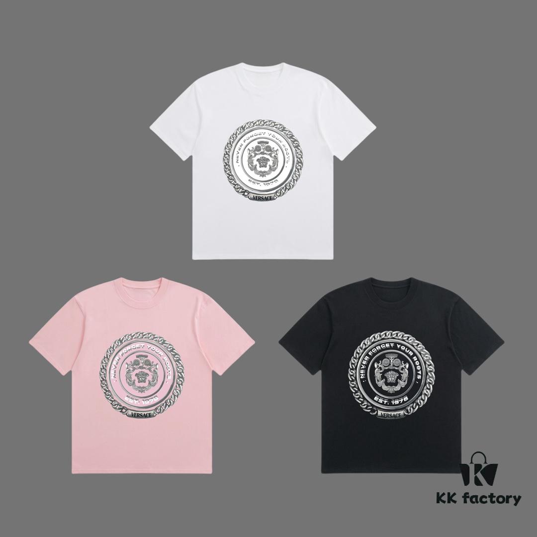 VERSACE 2025 Fall Spring/Summer Collection Metallic Medusa Logo Short-Sleeve T-Shirt, Distinct from Regular Print, Crafted in Premium 270G 32-Count Double-Yarn Pure Cotton Fabric, Relaxed Fit Unisex Design