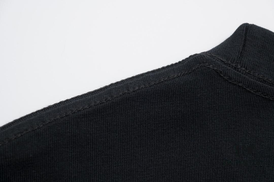 VERSACE 2025 Fall Spring/Summer Collection Color-Blocked Medusa Short-Sleeve T-Shirt, Premium Quality, Custom-Woven 270G 32-Count Double-Yarn Pure Cotton Fabric, Distinct from Regular Printed Tees, Relaxed Unisex Fit