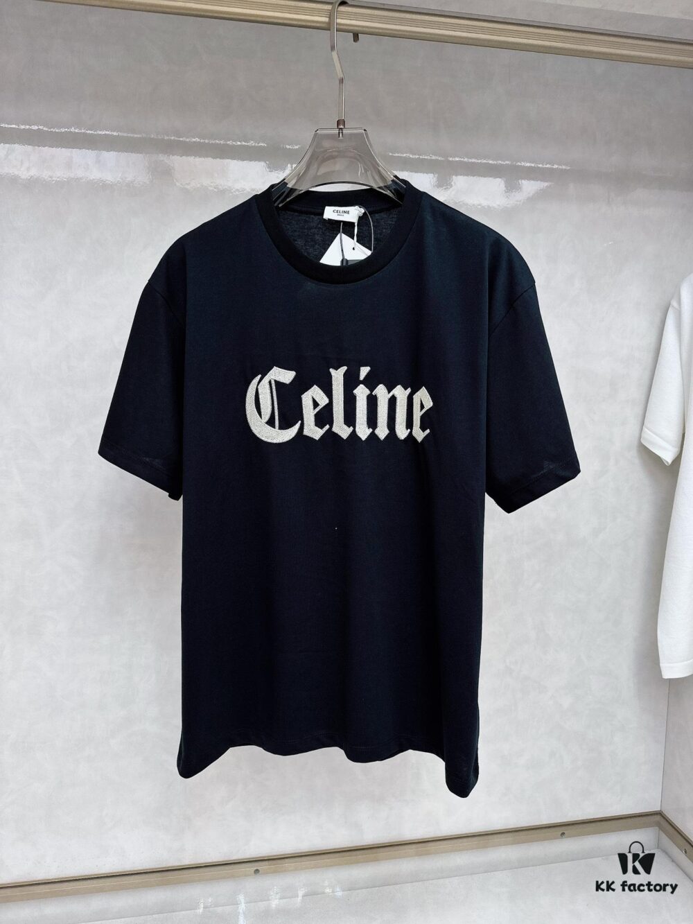 Celine 2025 SS New Arrival Short Sleeve T-Shirt, Stylish and Minimalist Design