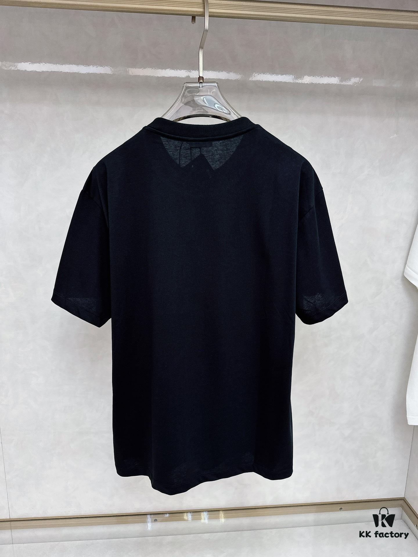 Celine 2025 SS New Arrival Short Sleeve T-Shirt, Stylish and Minimalist Design