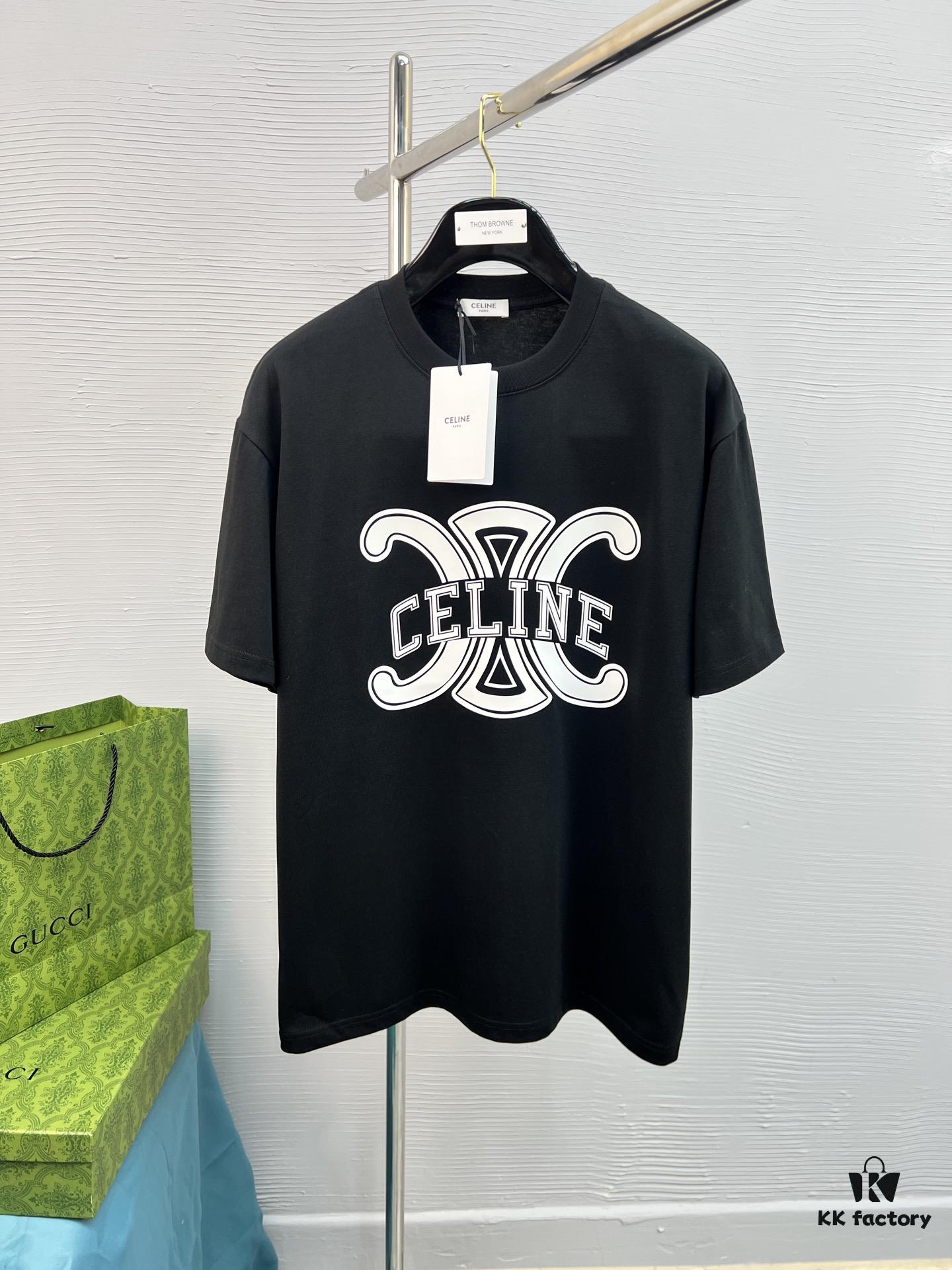 High-Quality CELINE 25SS Classic Color T-Shirt New Arrival! Featuring a youthful and vibrant design from the latest teddy bear collection, crafted with premium heat-transfer printing techniques for strong dimensional color transitions. Made from selected 280g pure cotton fabric—soft, comfortable, and perfect for spring and summer. Pairs effortlessly with jeans, chinos, or shorts, this is a must-have wardrobe staple.