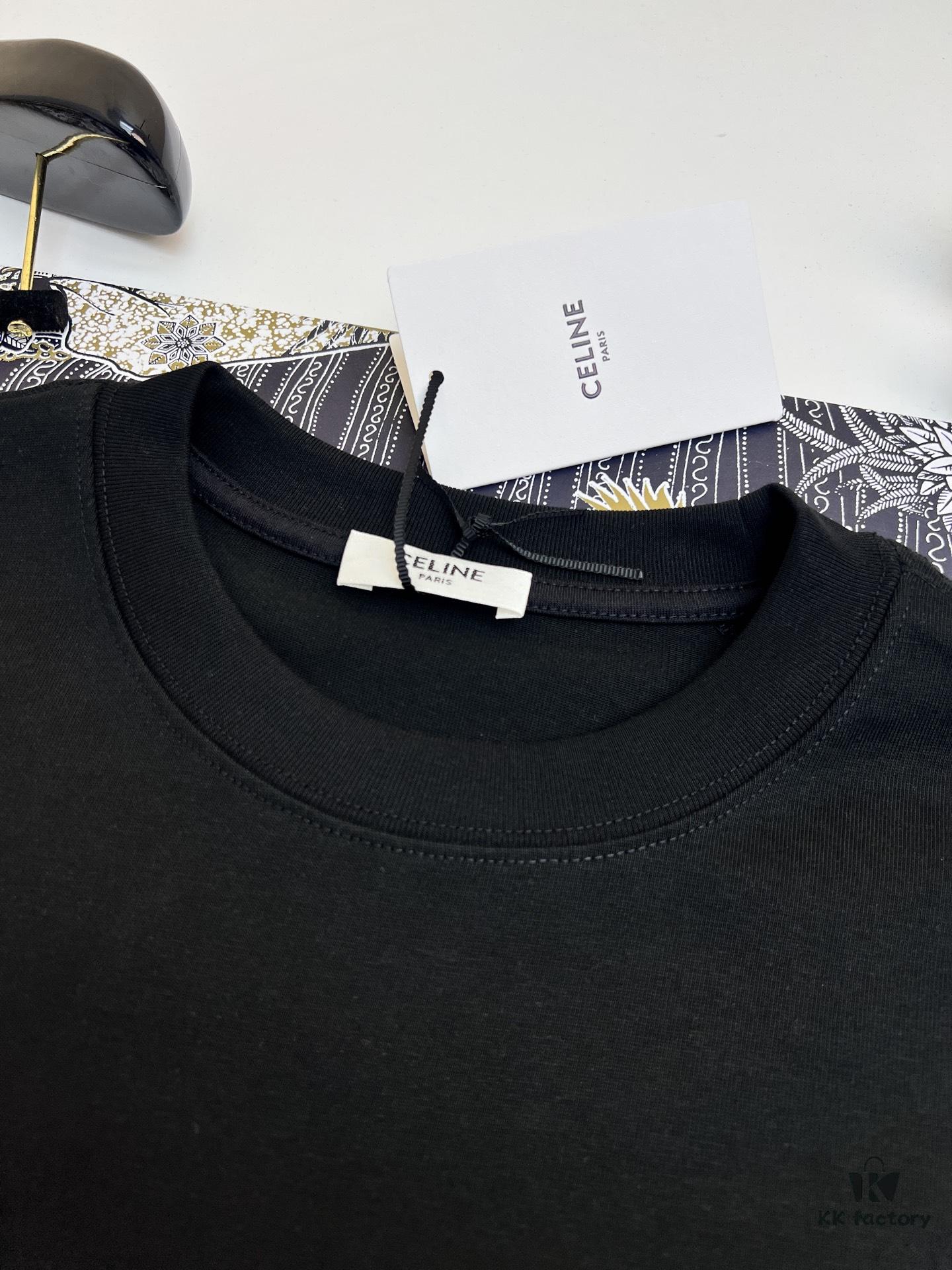 High-Quality CELINE 25SS Classic Color T-Shirt New Arrival! Featuring a youthful and vibrant design from the latest teddy bear collection, crafted with premium heat-transfer printing techniques for strong dimensional color transitions. Made from selected 280g pure cotton fabric—soft, comfortable, and perfect for spring and summer. Pairs effortlessly with jeans, chinos, or shorts, this is a must-have wardrobe staple.