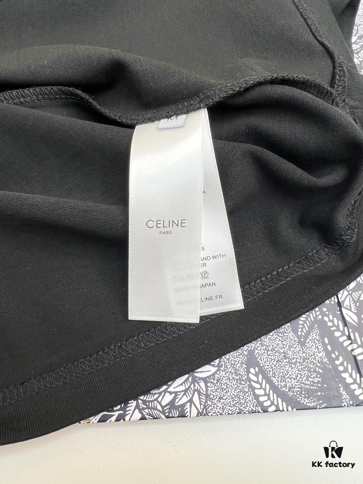 High-Quality CELINE 25SS Classic Color T-Shirt New Arrival! Featuring a youthful and vibrant design from the latest teddy bear collection, crafted with premium heat-transfer printing techniques for strong dimensional color transitions. Made from selected 280g pure cotton fabric—soft, comfortable, and perfect for spring and summer. Pairs effortlessly with jeans, chinos, or shorts, this is a must-have wardrobe staple.