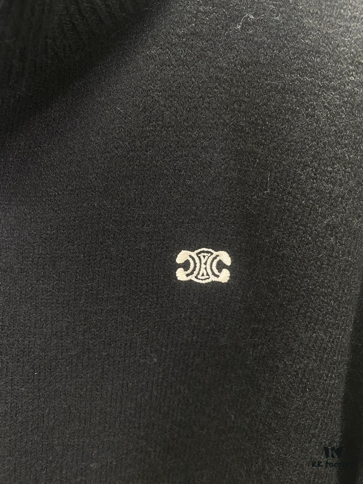 Celine 24SS Autumn-Winter New Embroidered Knitwear, Featuring Bulked Wool Blend for Soft, Comfortable Skin-Feel with Signature Triumph Arch Embroidery on Front Chest, Half-Zip Design Exudes Refined Dynamism and Effortless Elegance, Perfect for Relaxed, Comfortable Layering – Unisex Style