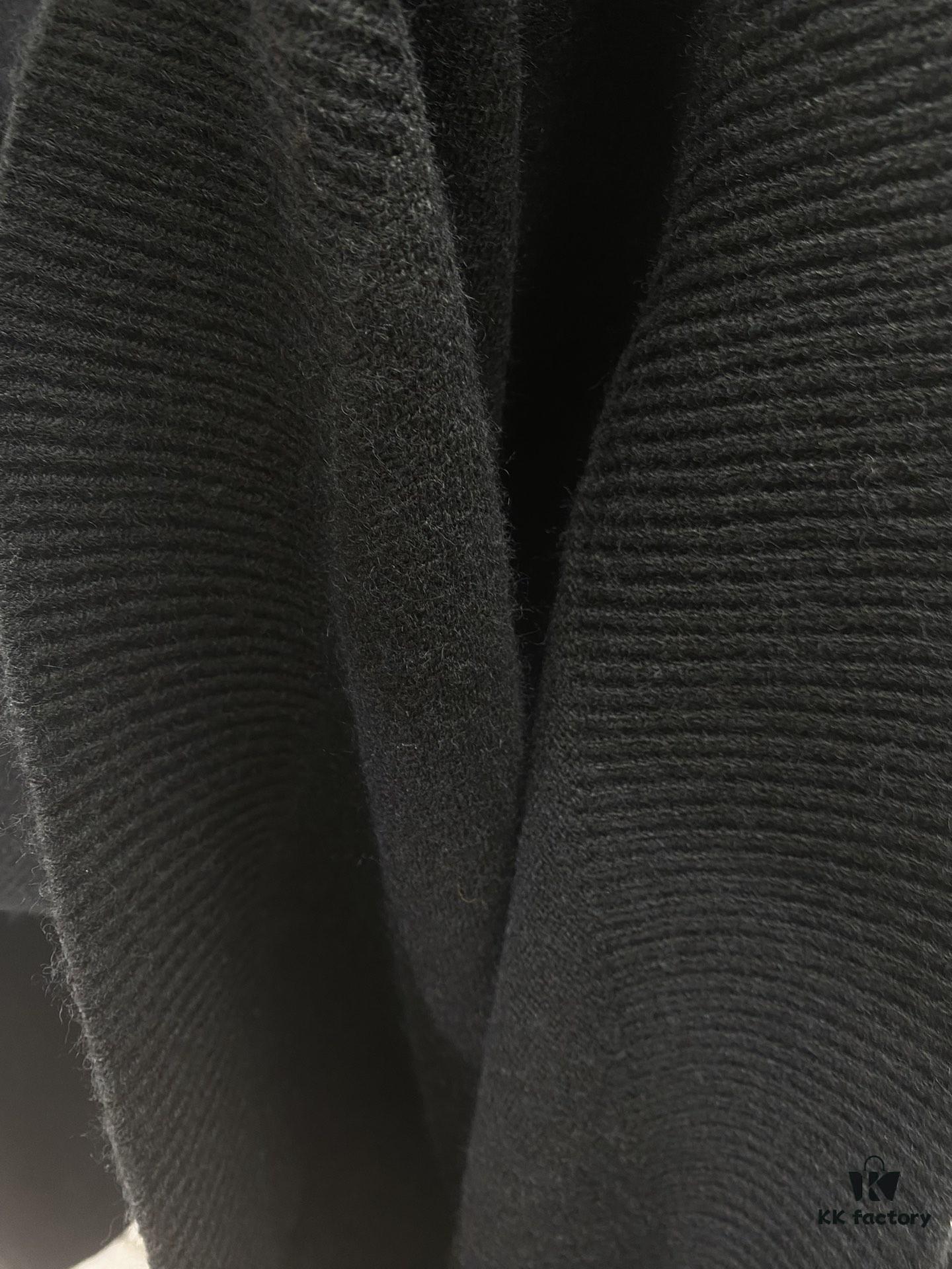 Celine 24SS Autumn-Winter New Embroidered Knitwear, Featuring Bulked Wool Blend for Soft, Comfortable Skin-Feel with Signature Triumph Arch Embroidery on Front Chest, Half-Zip Design Exudes Refined Dynamism and Effortless Elegance, Perfect for Relaxed, Comfortable Layering – Unisex Style