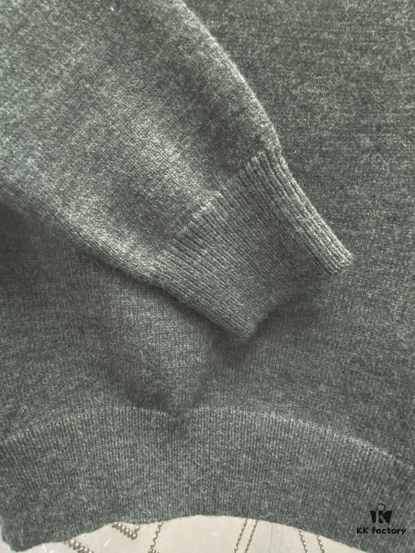 Celine 24SS Autumn-Winter New Embroidered Knitwear, Featuring Bulked Wool Blend for Soft, Comfortable Skin-Friendly Texture, Iconic Arc de Triomphe Embroidery Adorns the Front Chest, Semi-Zip Design by Celine Elevates Refined Dynamism and Relaxed Elegance, Effortlessly Achieving Casual Comfort and Cozy Nonchalance — The Ideal State of Wearing a Sweater! Unisex Style!