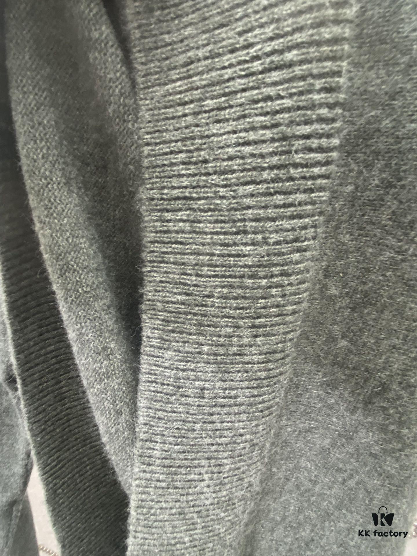 Celine 24SS Autumn-Winter New Embroidered Knitwear, Featuring Bulked Wool Blend for Soft, Comfortable Skin-Friendly Texture, Iconic Arc de Triomphe Embroidery Adorns the Front Chest, Semi-Zip Design by Celine Elevates Refined Dynamism and Relaxed Elegance, Effortlessly Achieving Casual Comfort and Cozy Nonchalance — The Ideal State of Wearing a Sweater! Unisex Style!