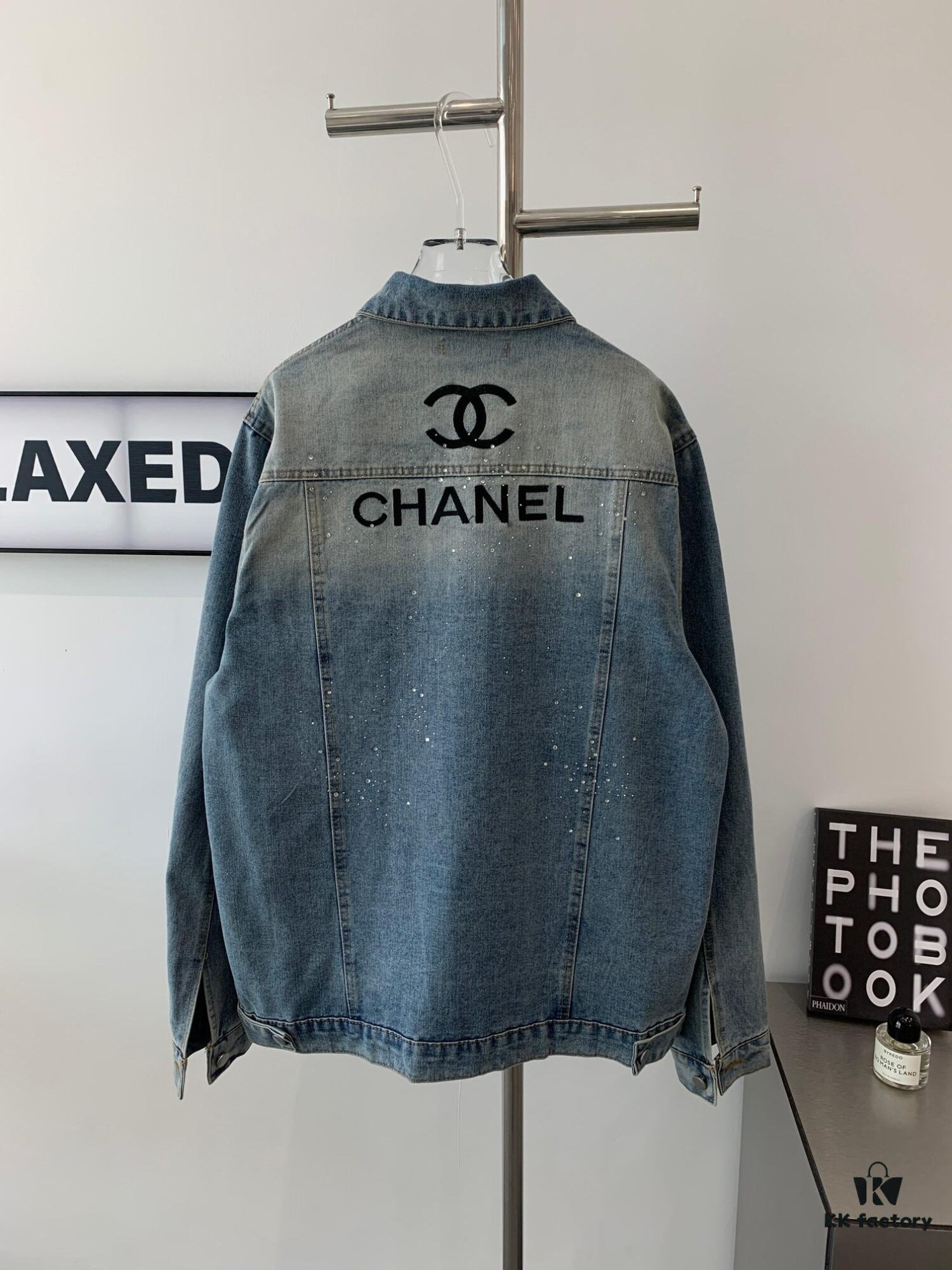 New CHANEL-Inspired FW Star-Studded Rhinestone Embroidered Distressed Denim Jacket for Men and Women