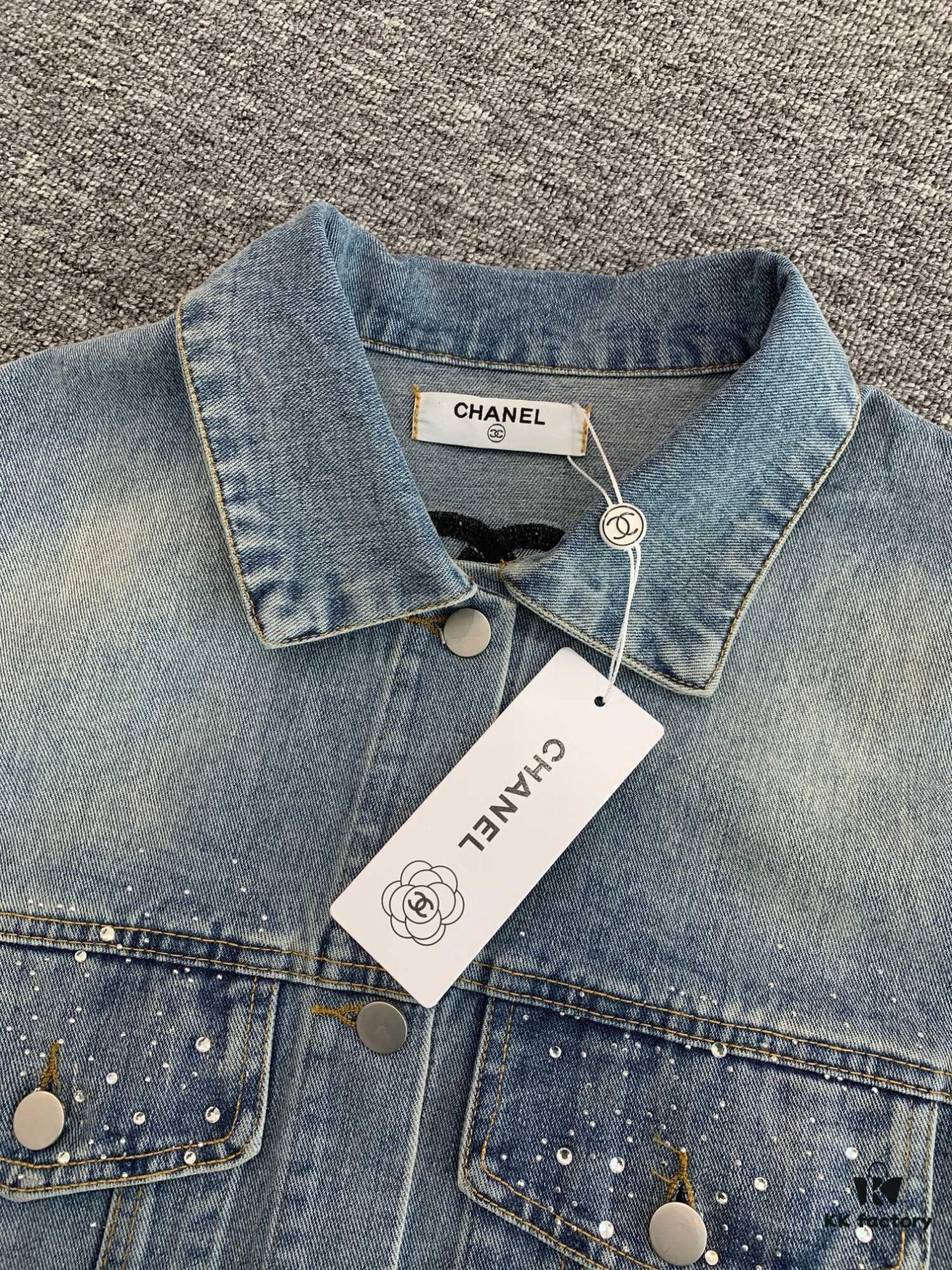 New CHANEL-Inspired FW Star-Studded Rhinestone Embroidered Distressed Denim Jacket for Men and Women